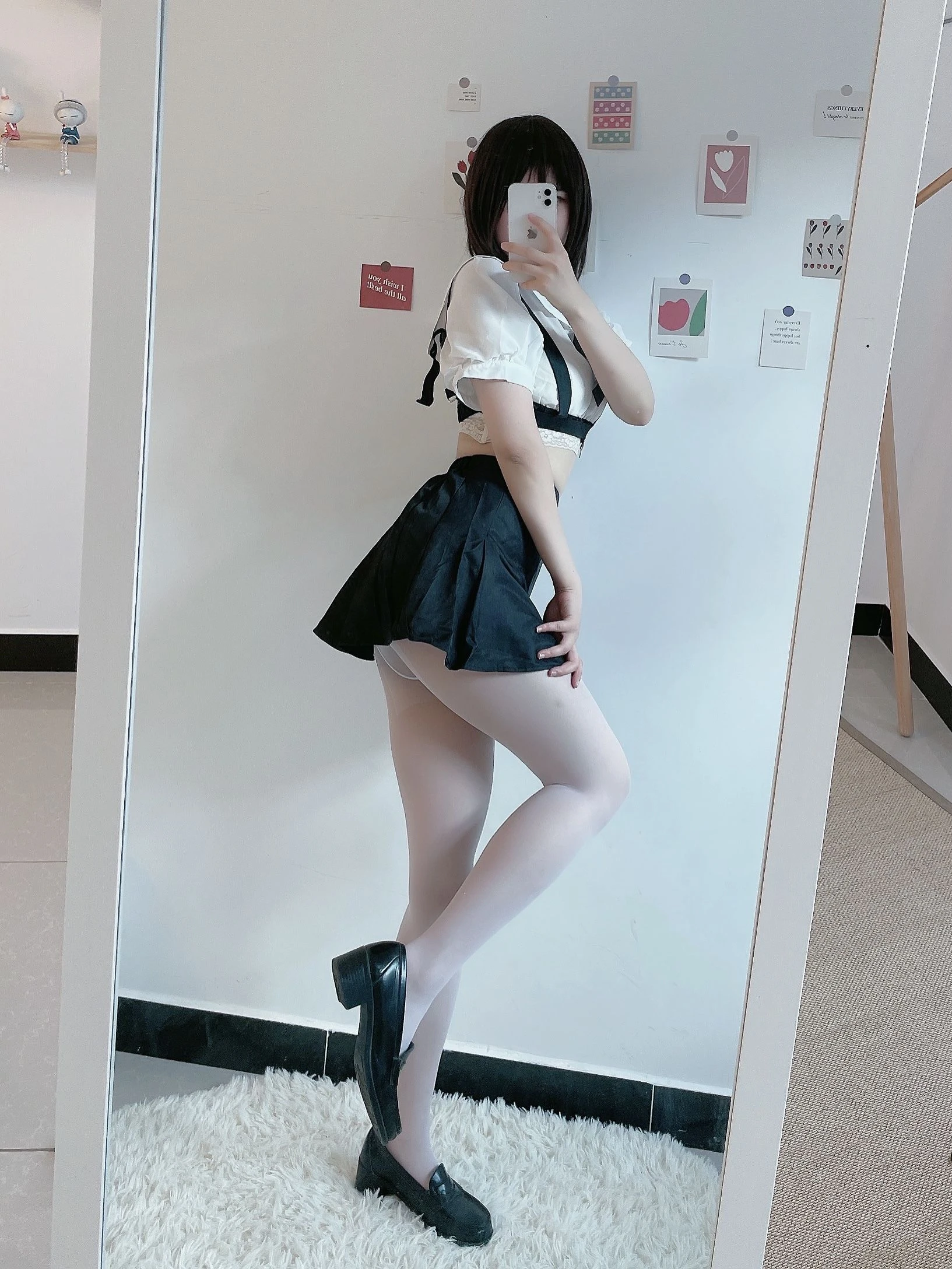 动漫博主田璐璐 – 白丝短裙高清在线欣赏-撸撸奈子