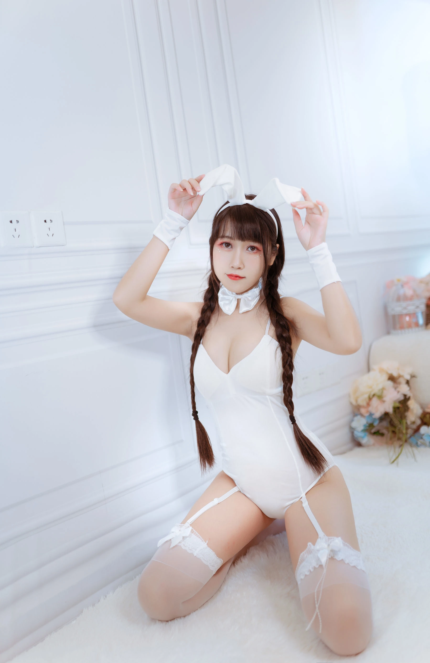 微博人气Coser不呆猫 白色兔女郎插图6