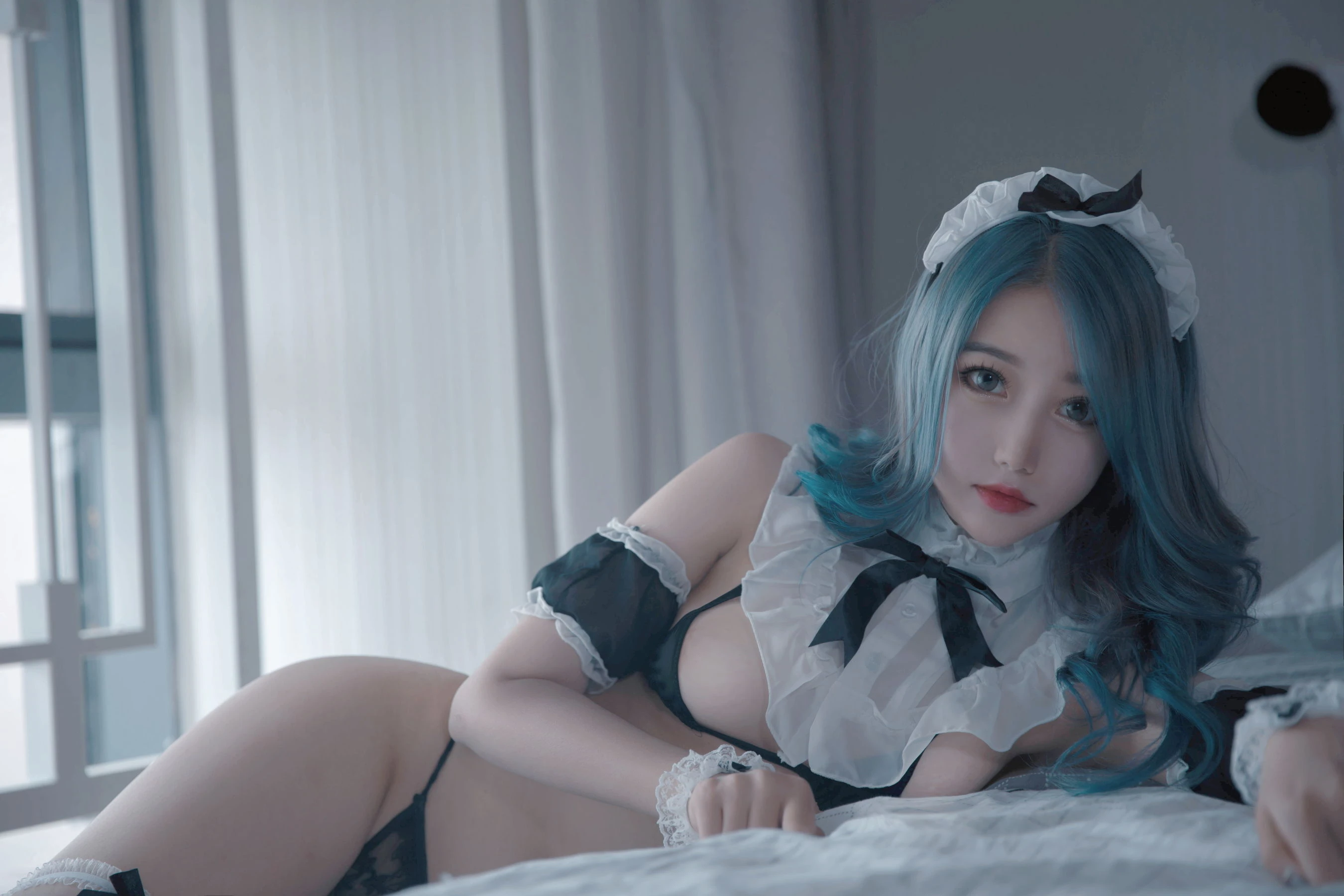eloise软软 – 三点与黑丝插图2