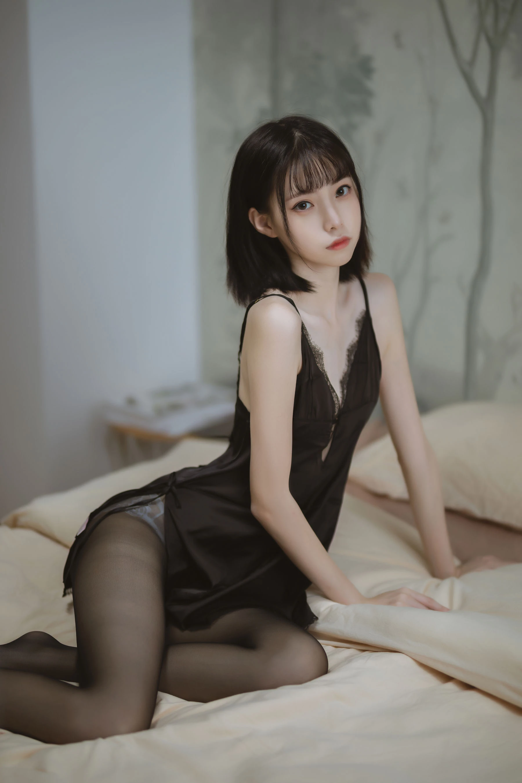 许岚 – 黑色蕾丝睡衣高清在线欣赏-撸撸奈子