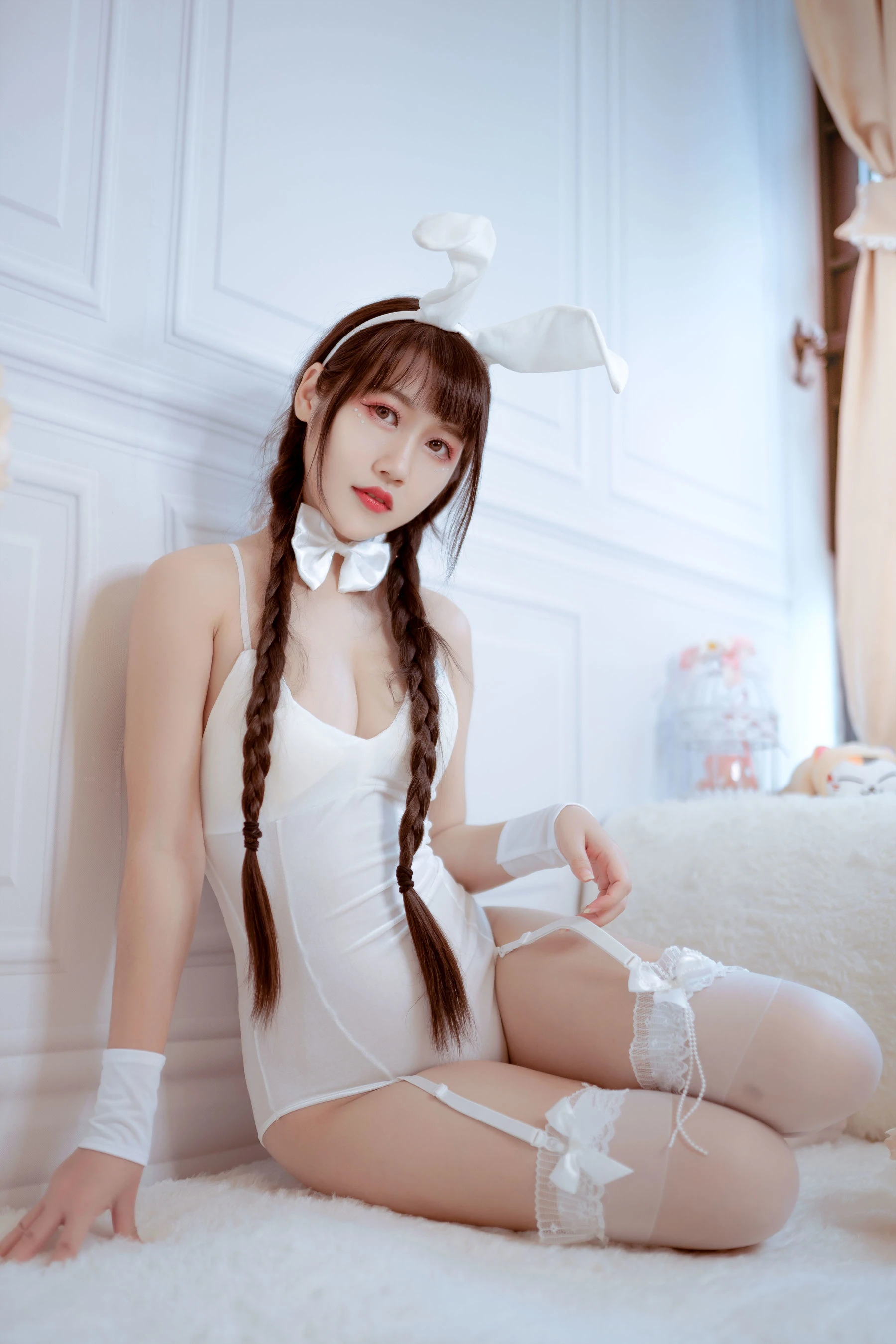 微博人气Coser不呆猫 白色兔女郎插图8