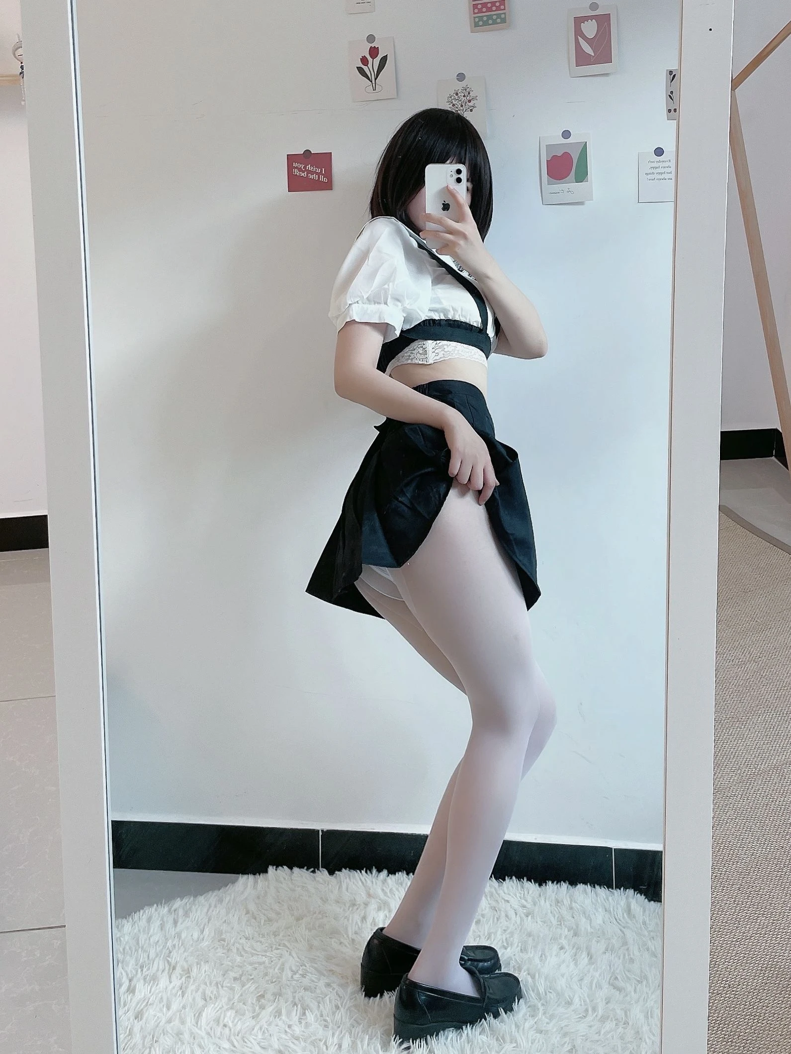动漫博主田璐璐 – 白丝短裙插图2