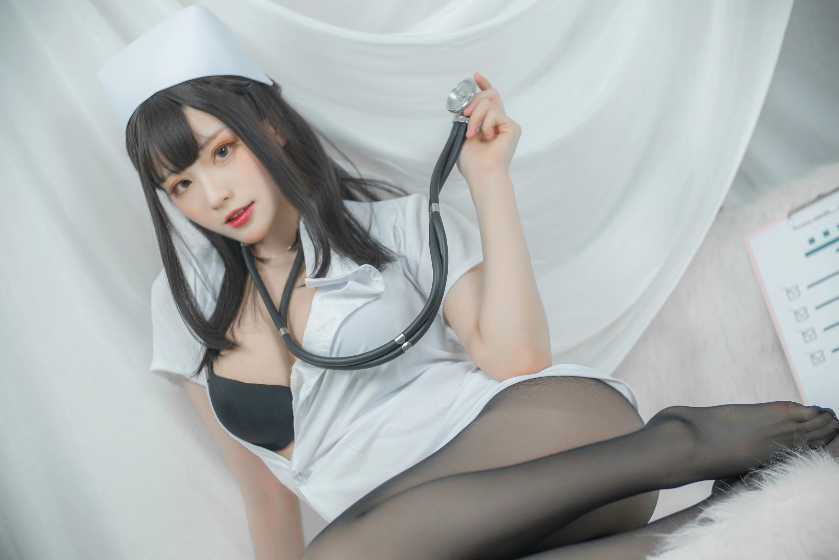 起司块wii写真 白色护士高清在线欣赏-撸撸奈子