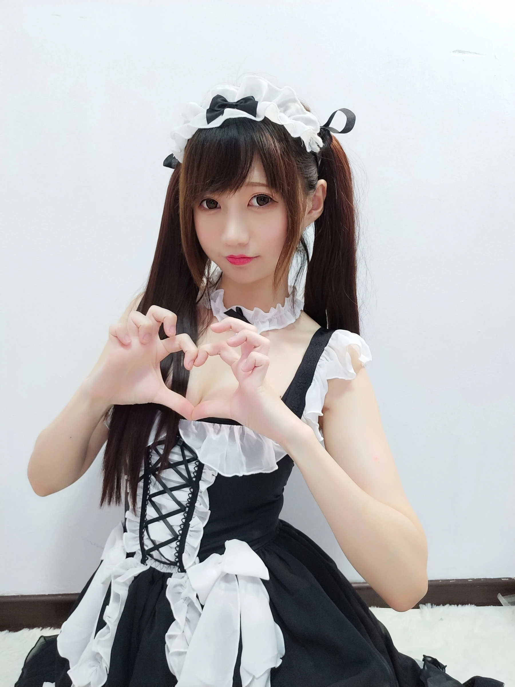 NAGISA魔物喵 – 女仆小姐插图1
