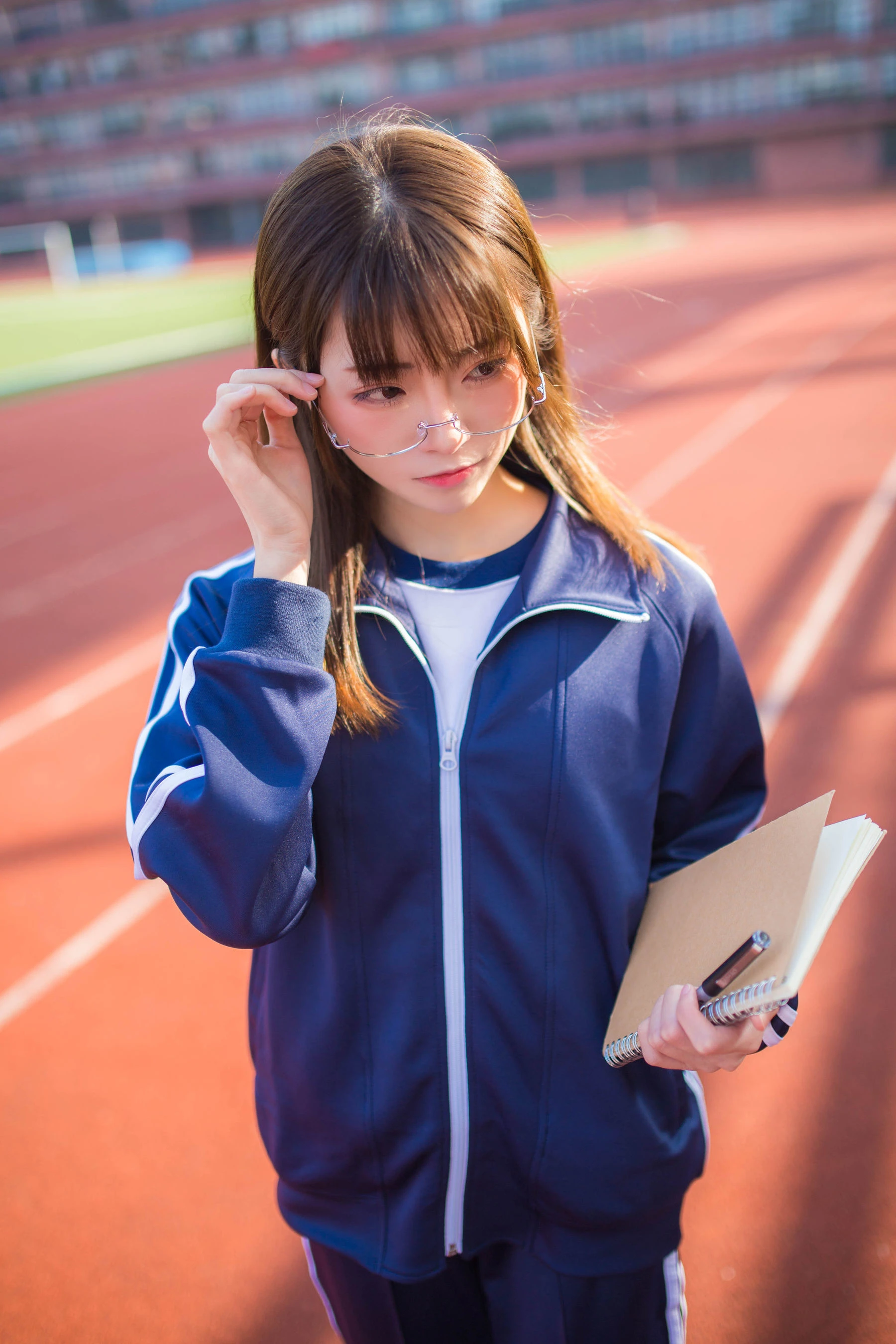 动漫博主Kitaro_绮太郎 蓝色运动服女孩插图3