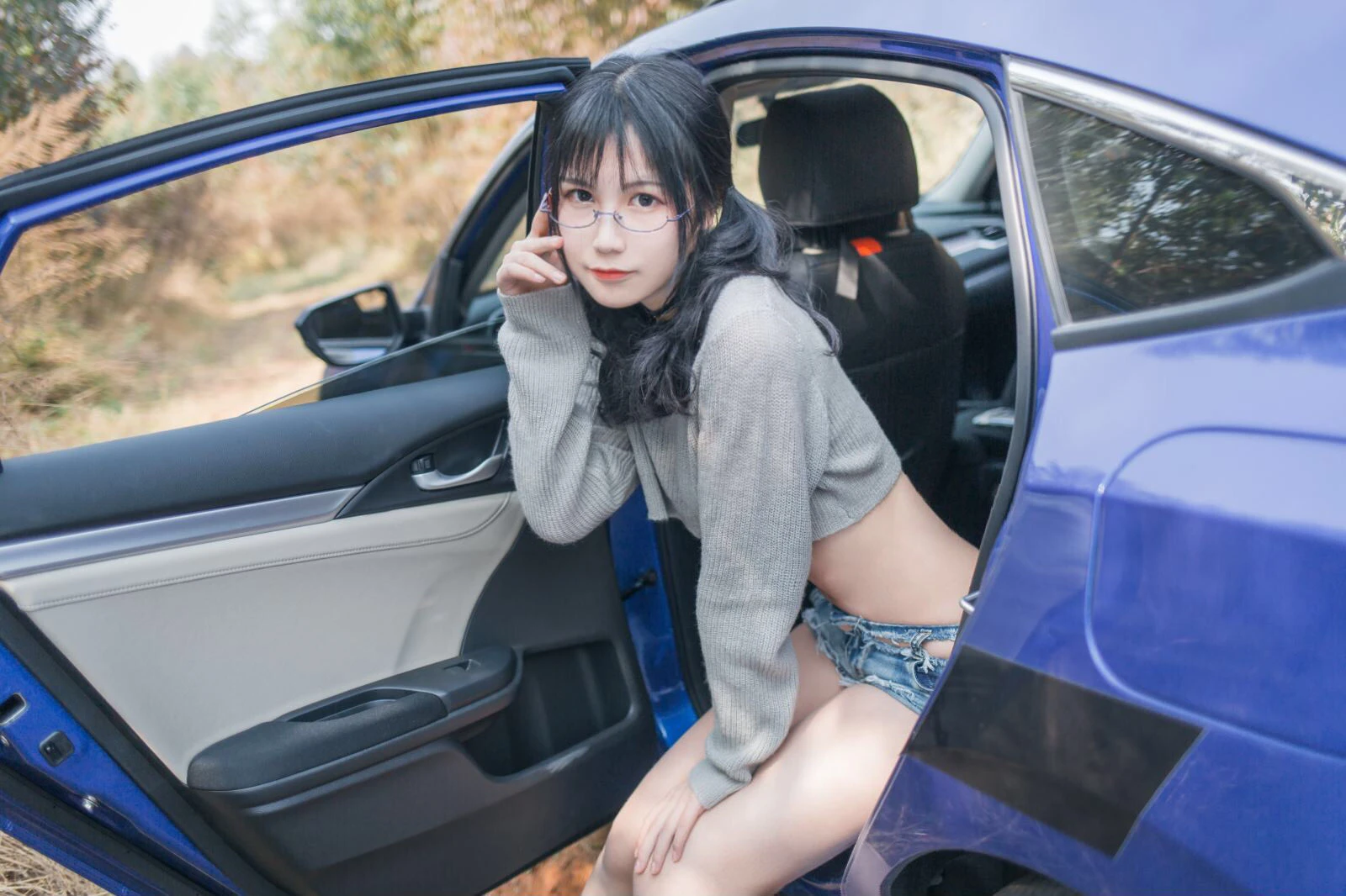逐月su – 车内篇高清在线欣赏-撸撸奈子