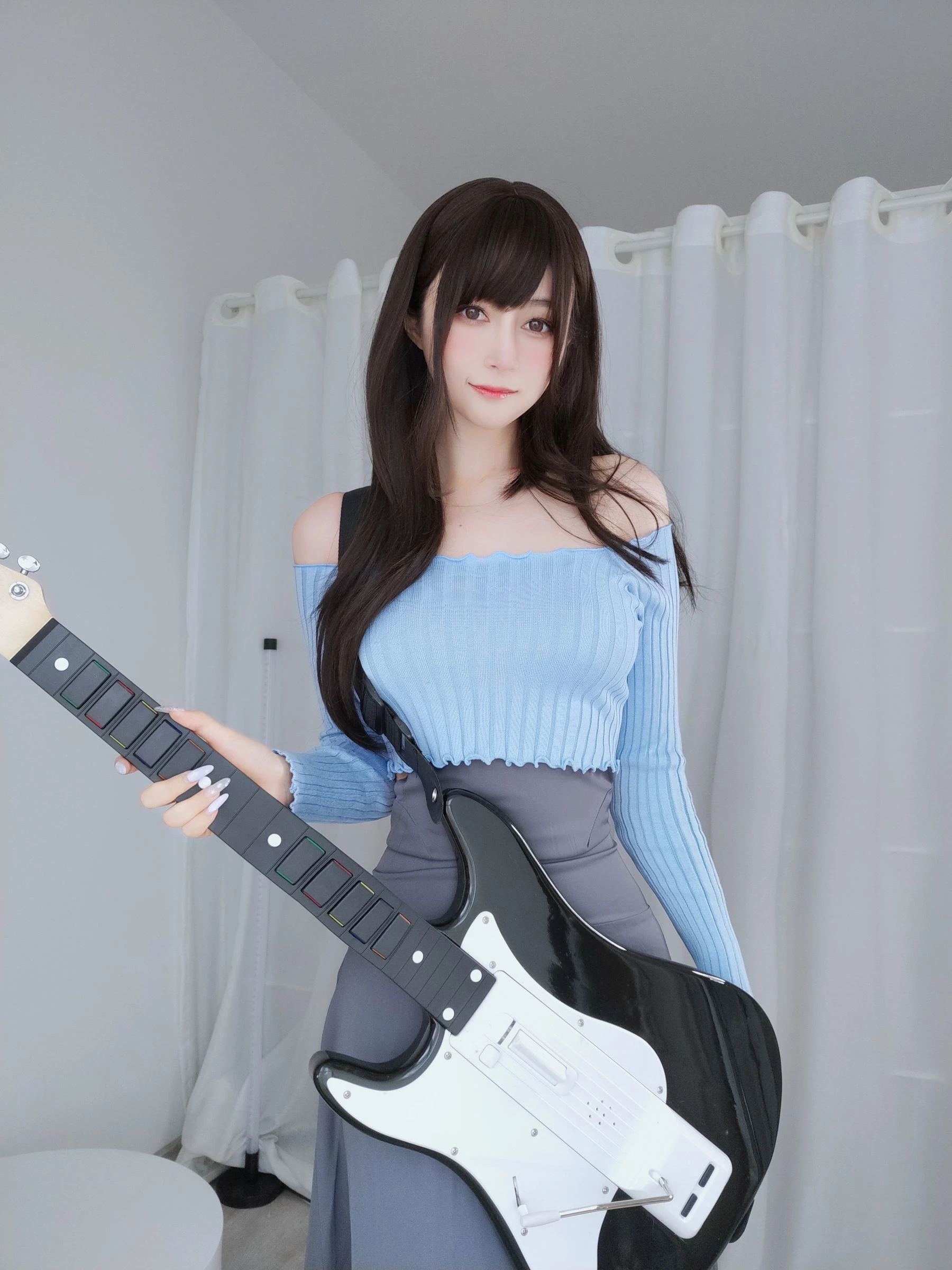 Coser小姐姐白银 – 吉他妹妹插图1
