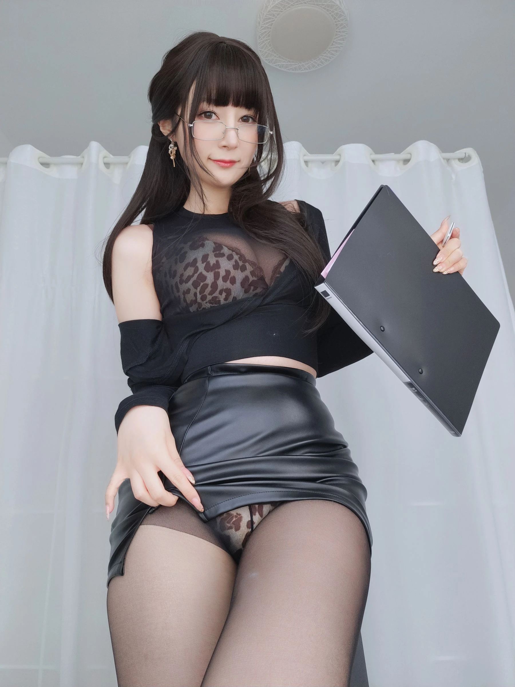 Coser小姐姐白银 – 黒糸女上司の秘密高清在线欣赏-撸撸奈子