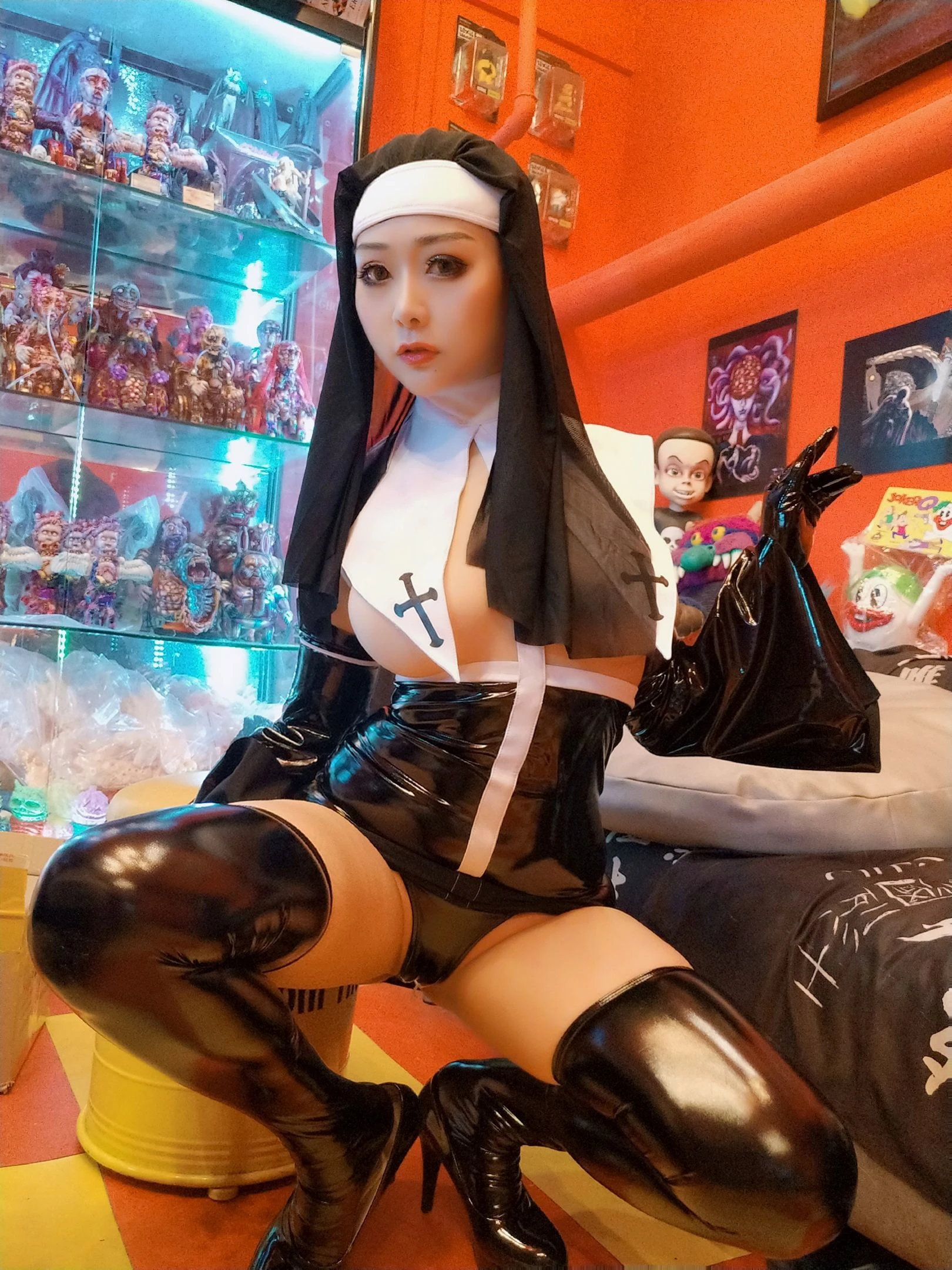 性感Coser三刀刀Miido 修女插图4