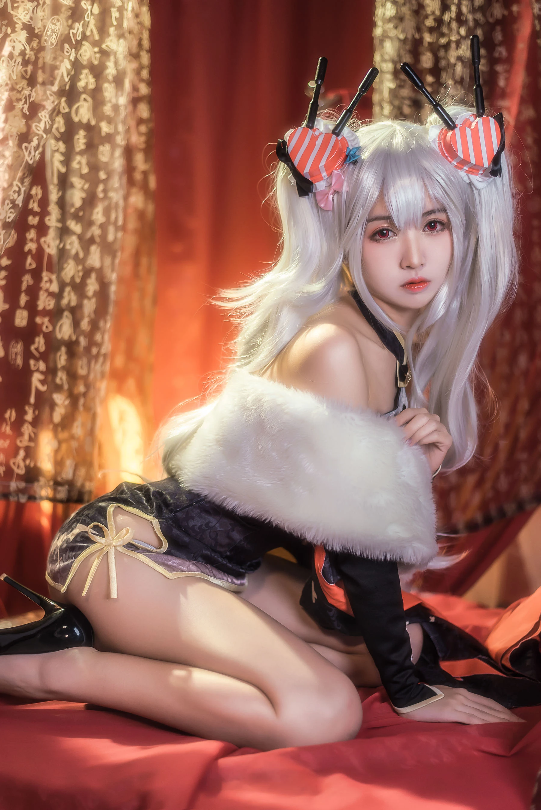 超人气Coser鳗鱼霏儿 碧蓝华裳 吸血鬼高清在线欣赏-撸撸奈子