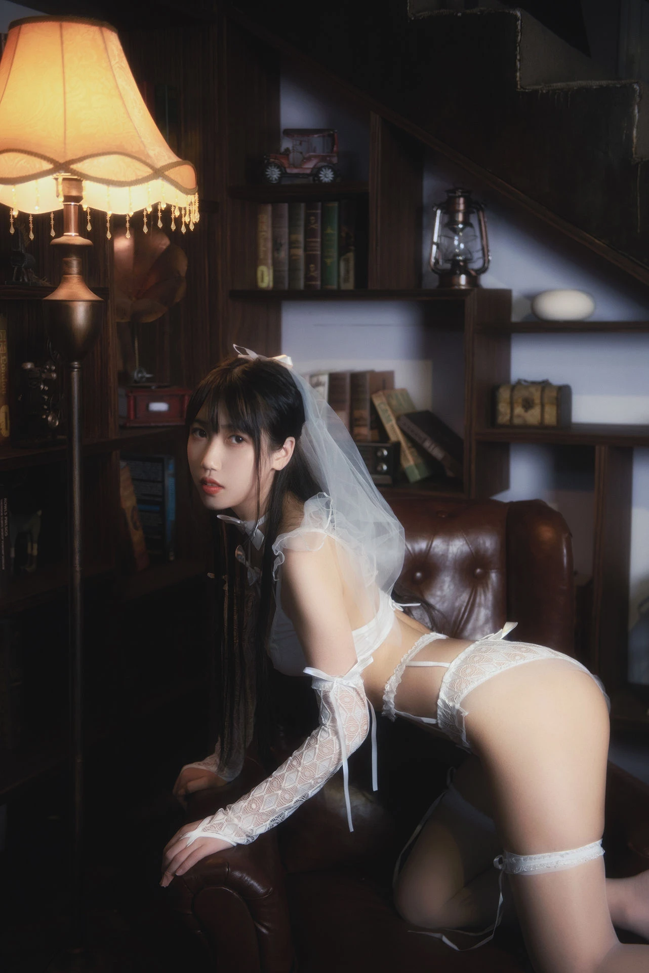 微博人气Coser不呆猫 – 白色情趣婚纱插图6