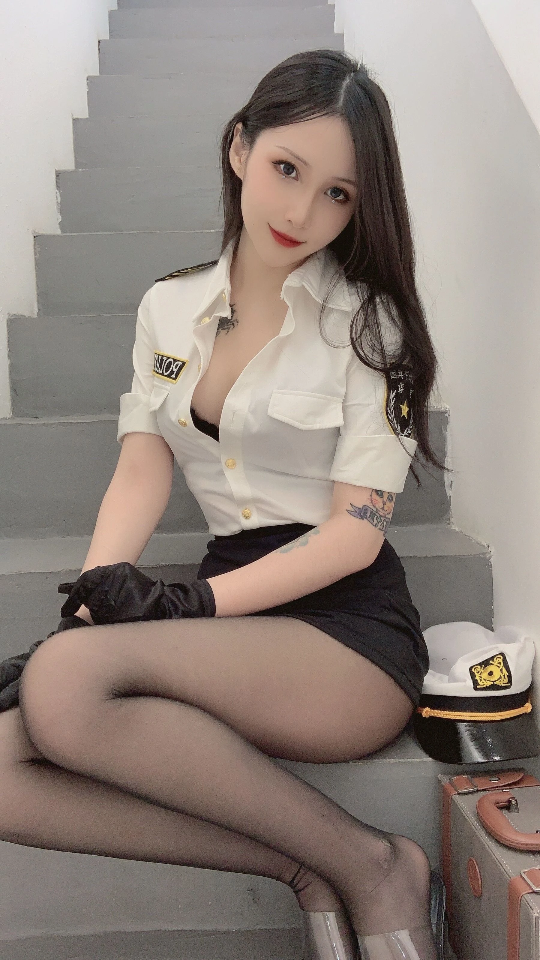 vams子 – 女警插图4