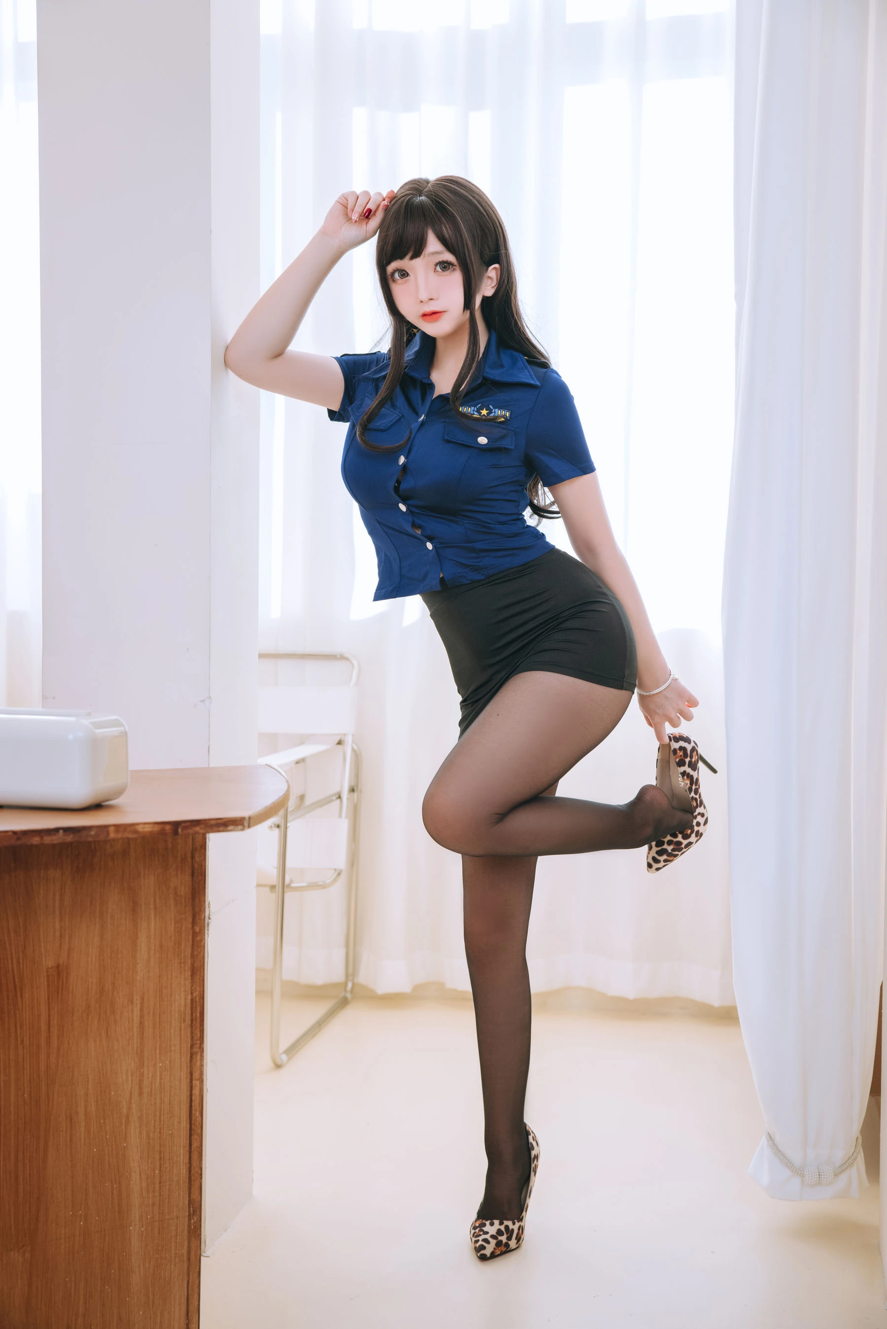 Cosplay日奈娇 – 豹纹女警 [109P]插图1