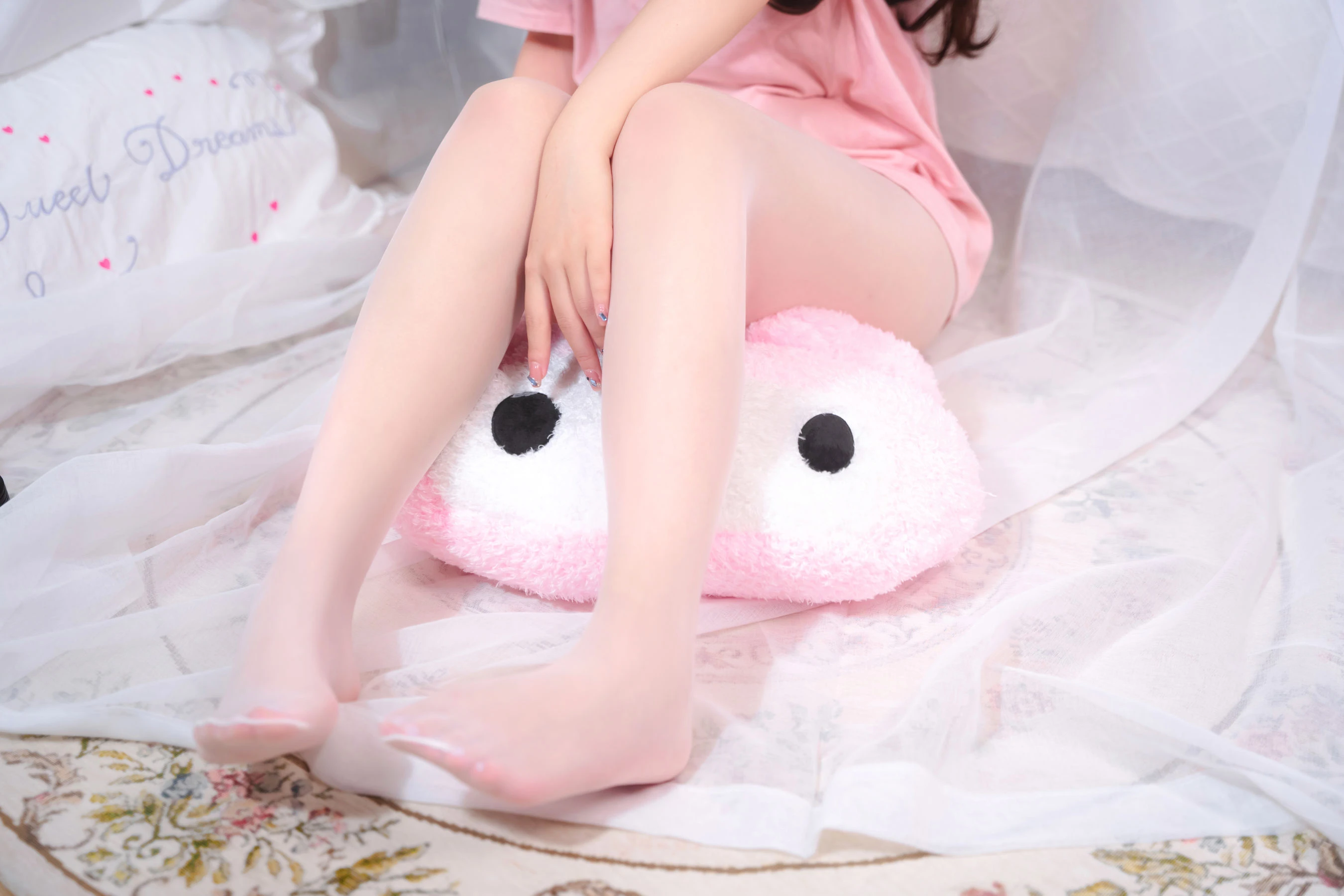 eloise软软 – 乖乖的白丝插图1