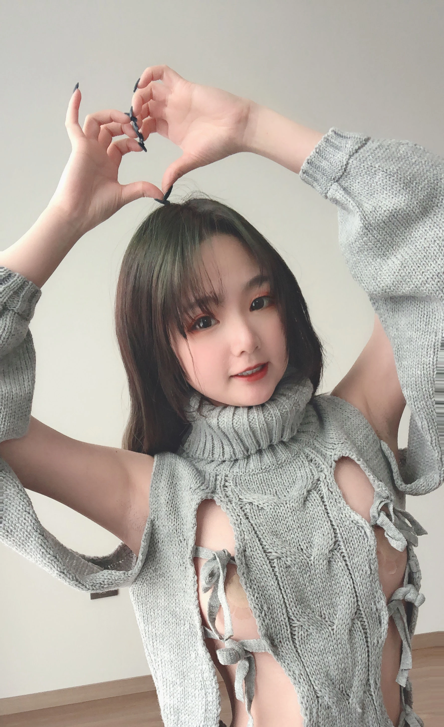 萌妹是青水 露背毛衣插图5