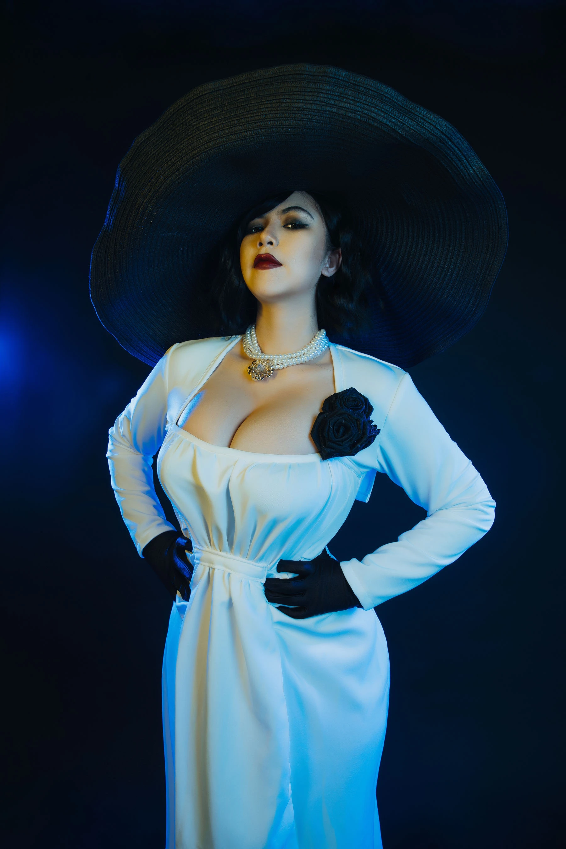 Uy Uy – Lady Dimitrescu高清在线欣赏-撸撸奈子