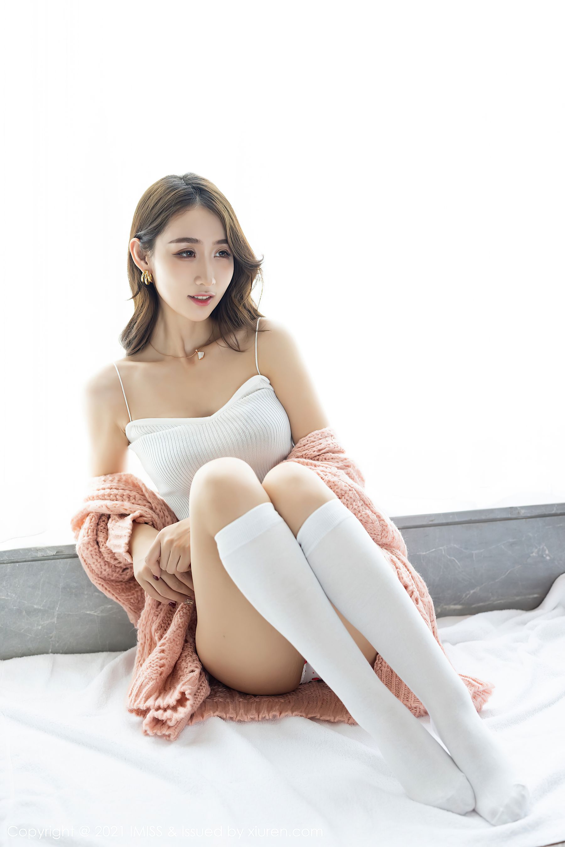 爱蜜社IMiss Vol.561 萌白酱高清在线欣赏-撸撸奈子