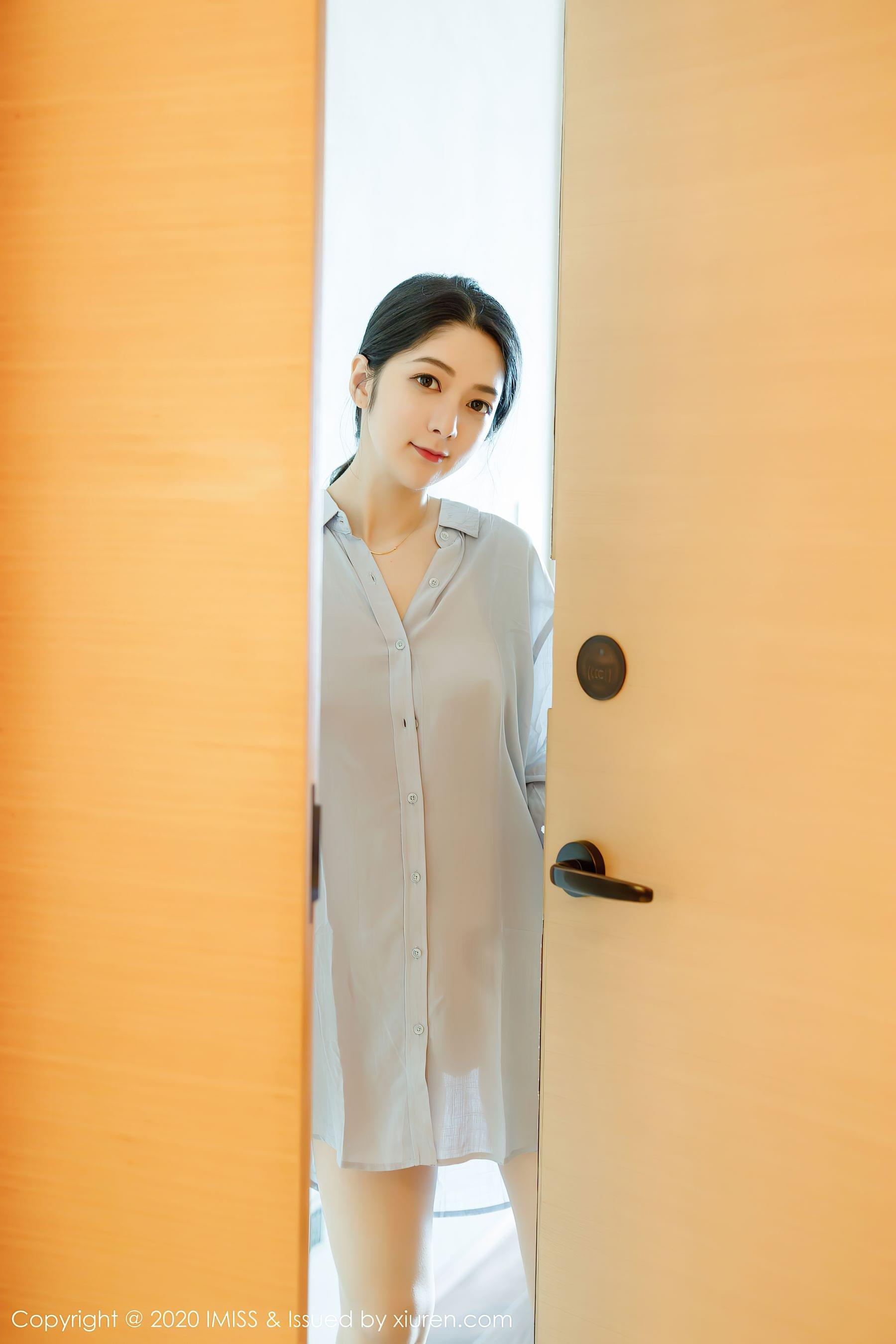 爱蜜社IMiss Vol.499 Angela小热巴高清在线欣赏-撸撸奈子