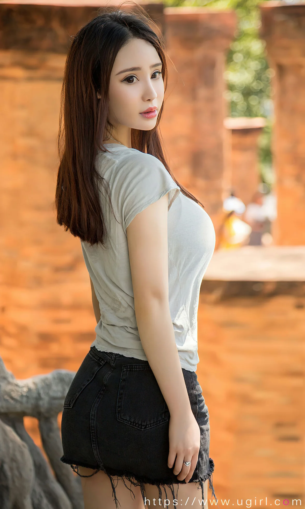 UGirls 爱尤物 No.2616 梦海深处 模特合辑何周周 [35P]插图6