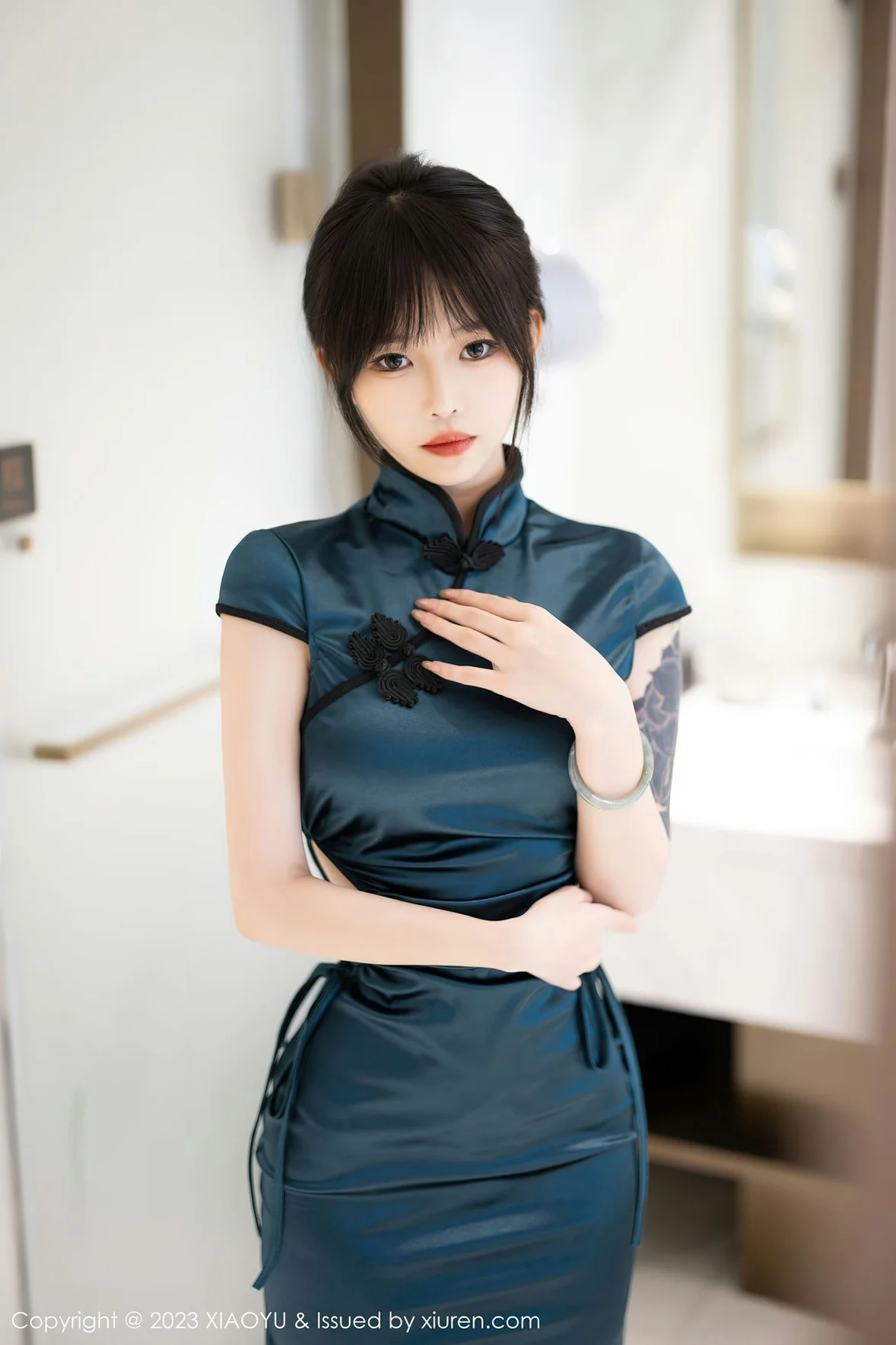 XIAOYU 语画 Vol.1077 奶瓶. 蓝色旗袍性感写真 [84P]插图3