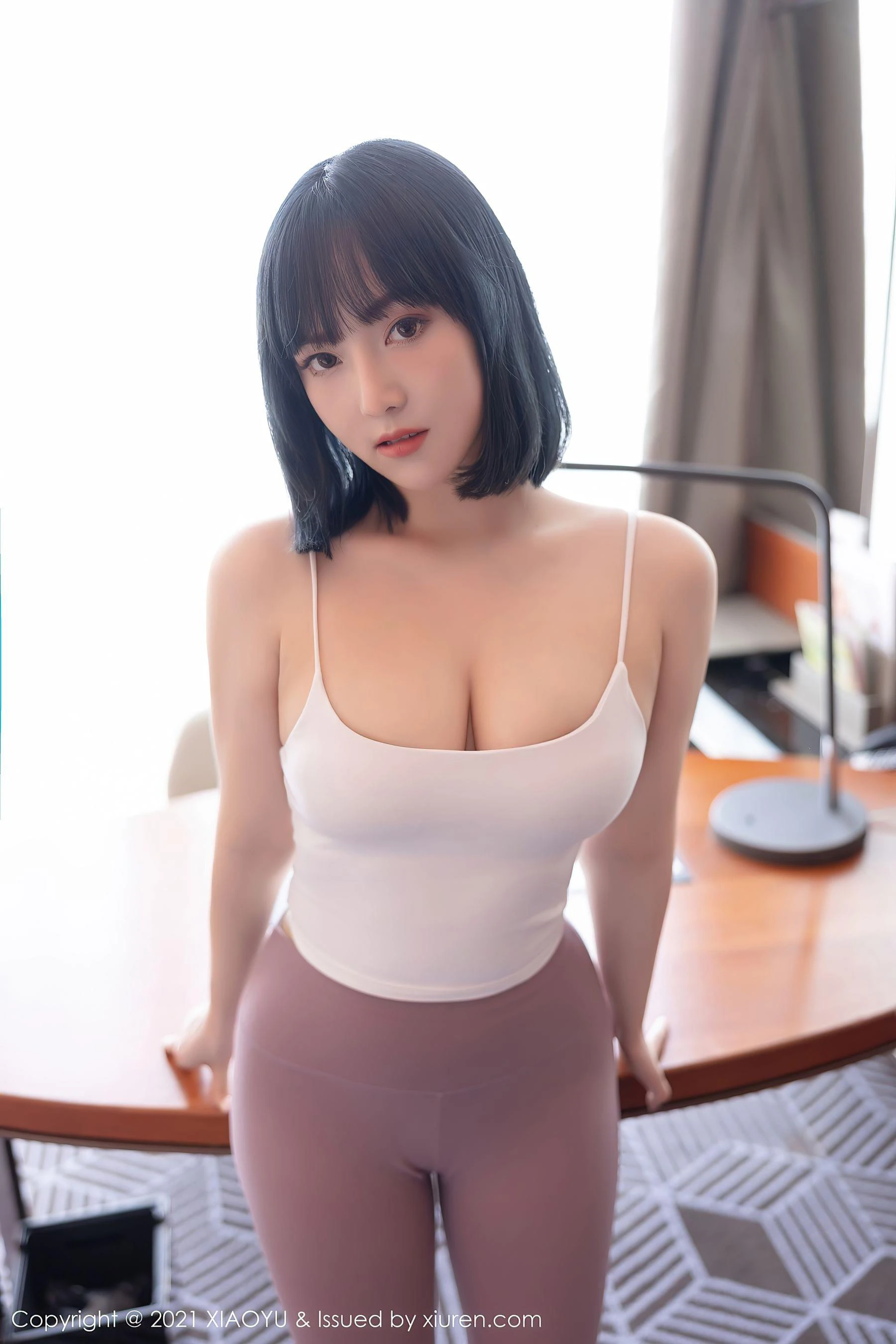 语画界 Vol.547 豆瓣酱高清在线欣赏-撸撸奈子