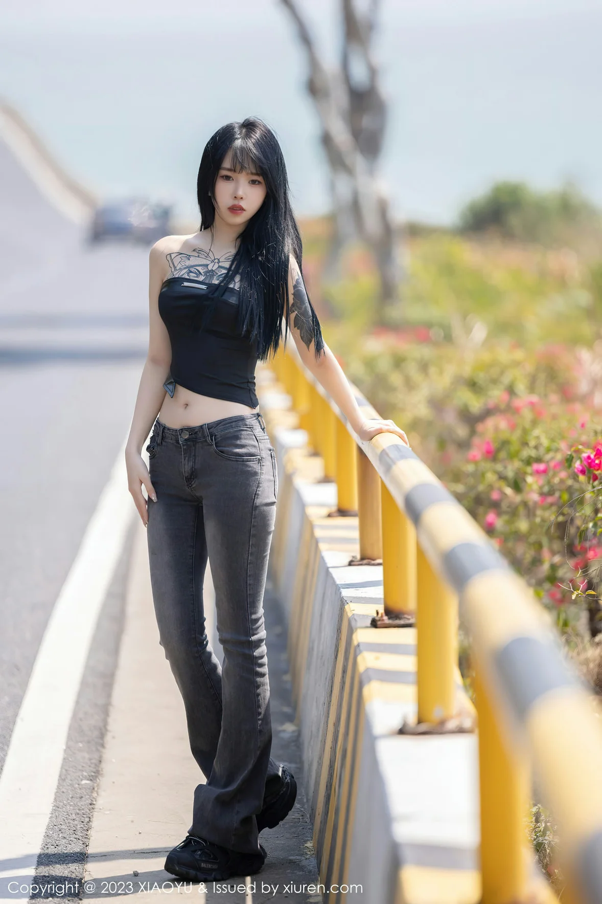 XIAOYU 语画界 Vol.1047 奶瓶. 性感蛋黄色性感写真 [99P]高清在线欣赏-撸撸奈子