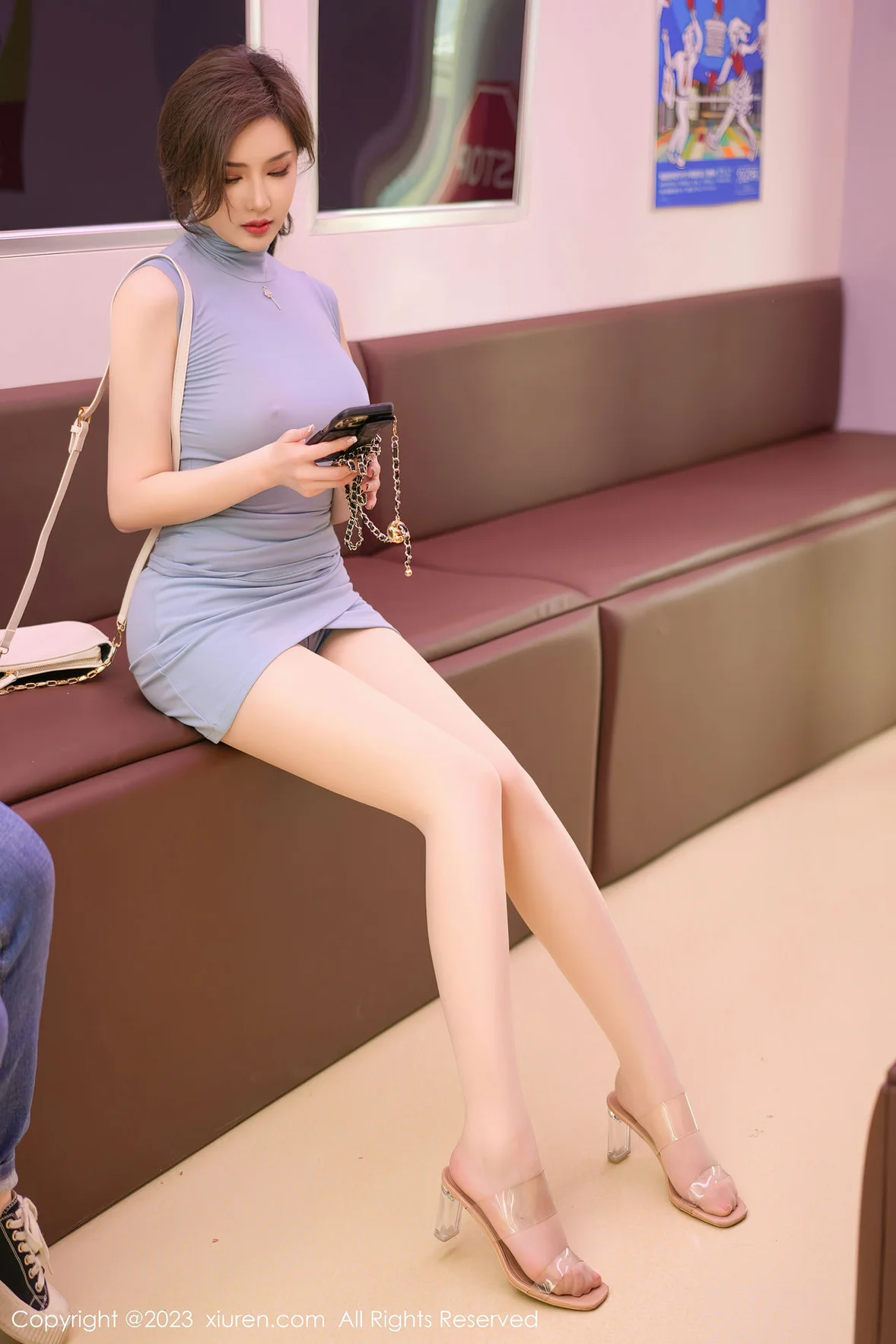 XiuRen 秀人 No.6888 Carol周妍希 地铁场景拍摄性感写真 [72P]插图4