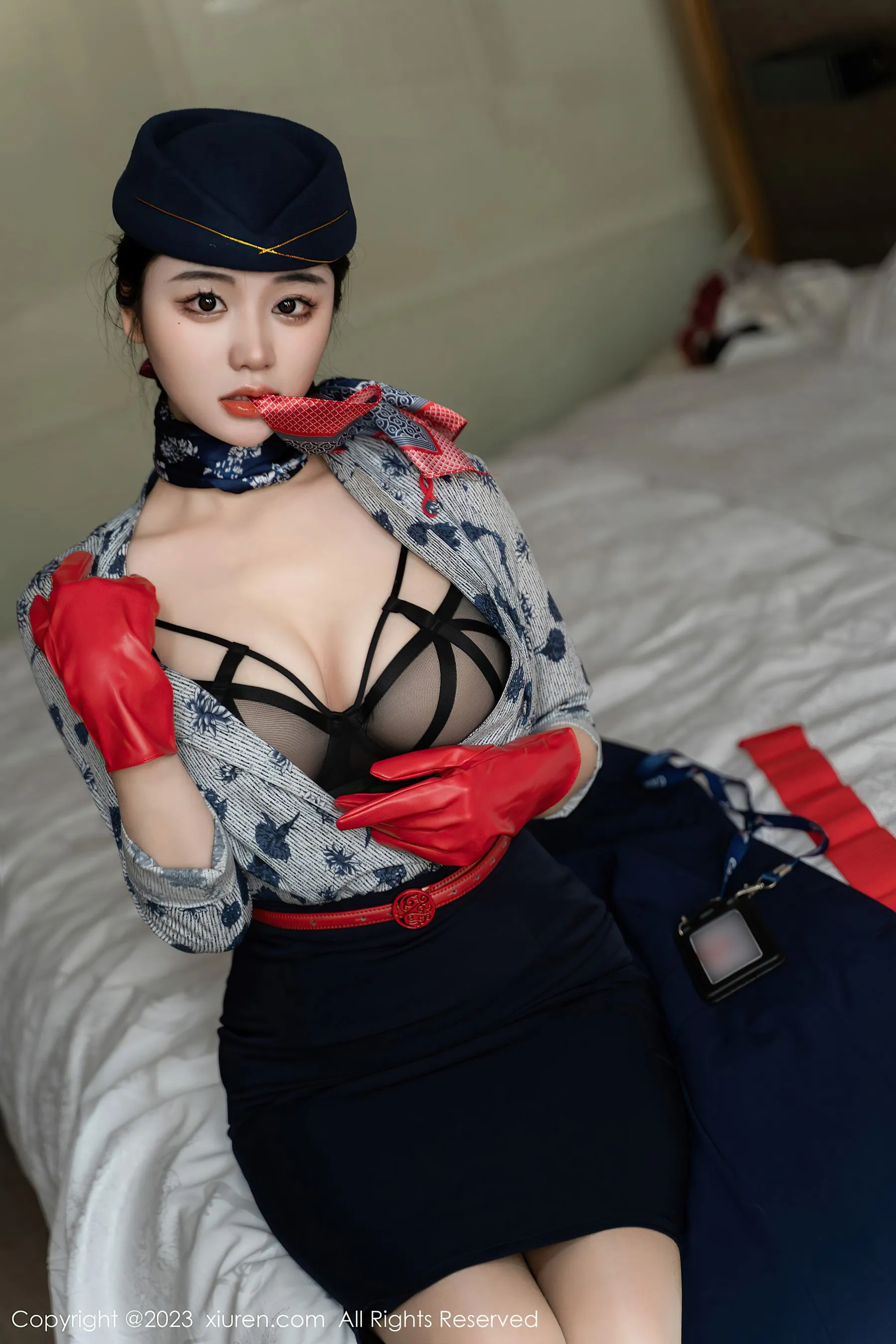 秀人网 No.6790 汐汐爱吃草莓 制服美臀插图6