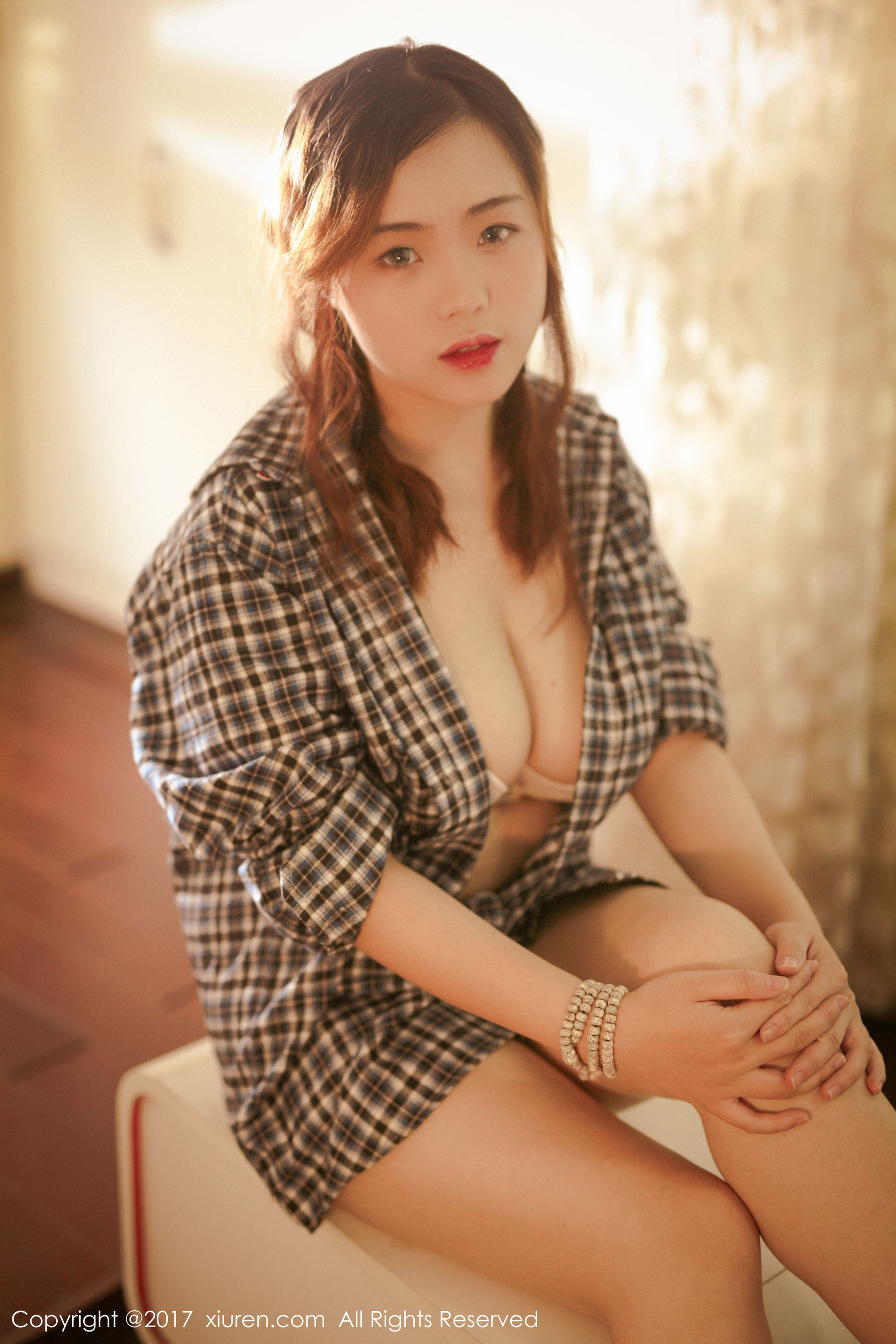 米爱Demon《格子衬衫+半透内衣系列》 秀人网XIUREN No.754插图2