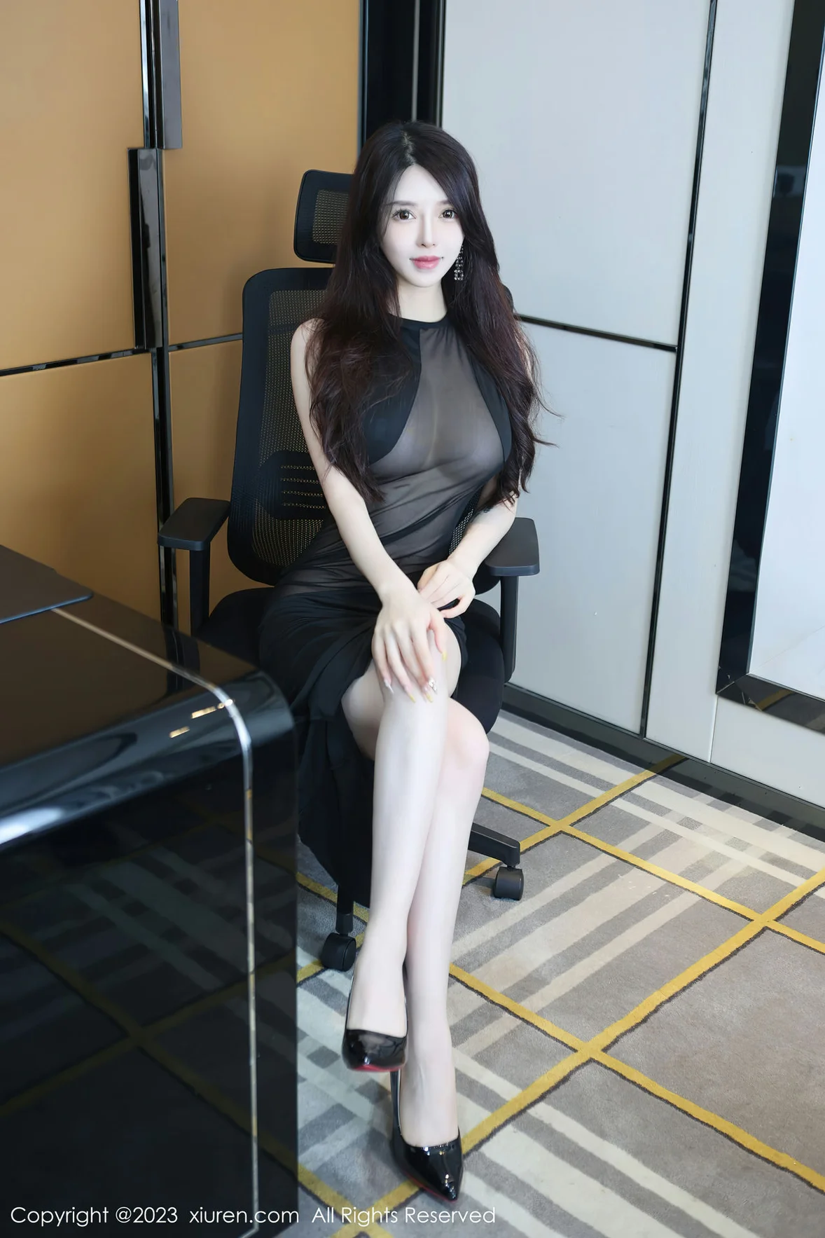 XiuRen 秀人 No.6937 玉兔miki 黑色薄纱连衣短裙性感写真 [82P]高清在线欣赏-撸撸奈子