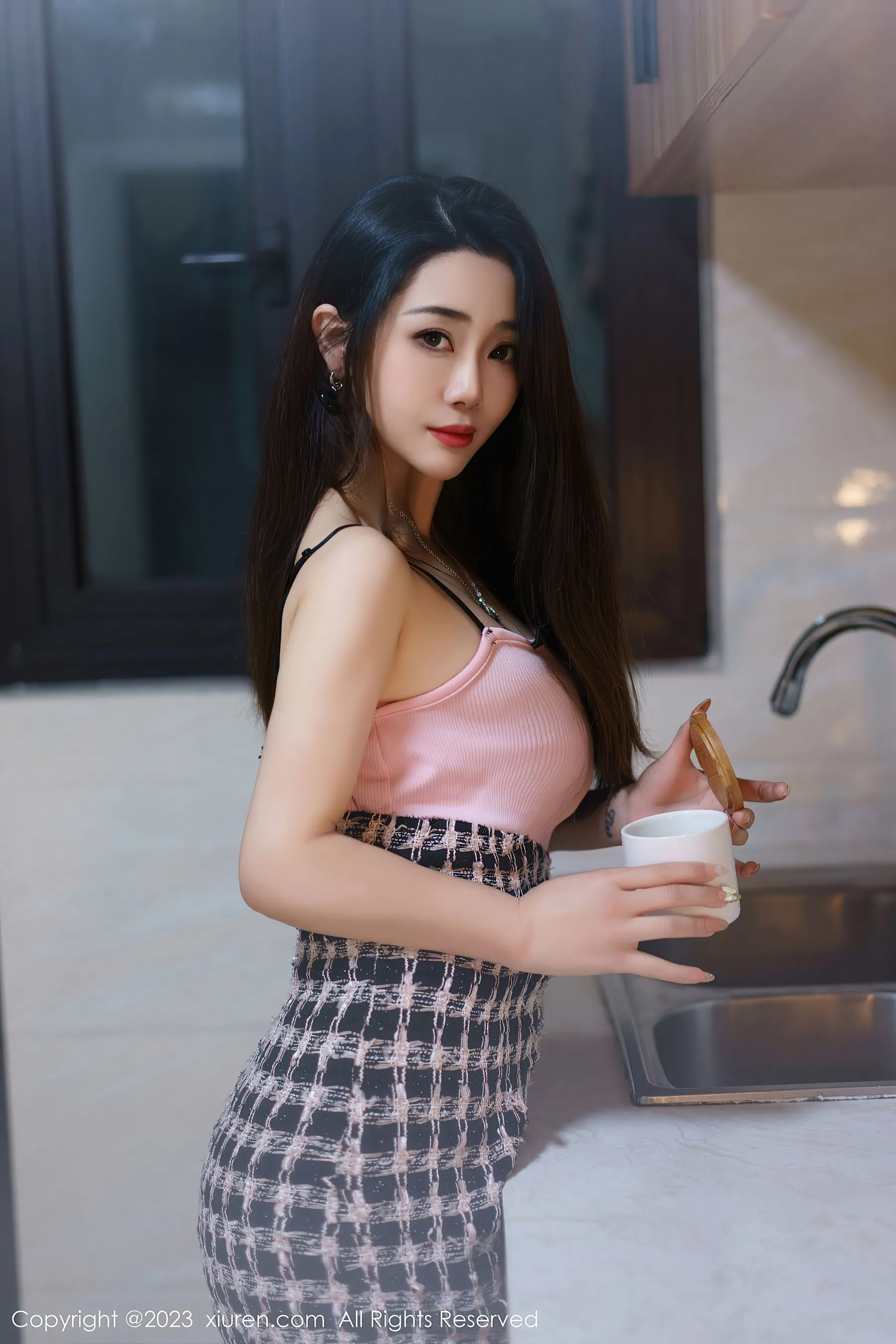 秀人网 No.6799 严利娅Yuliya 丰腴美臀插图1