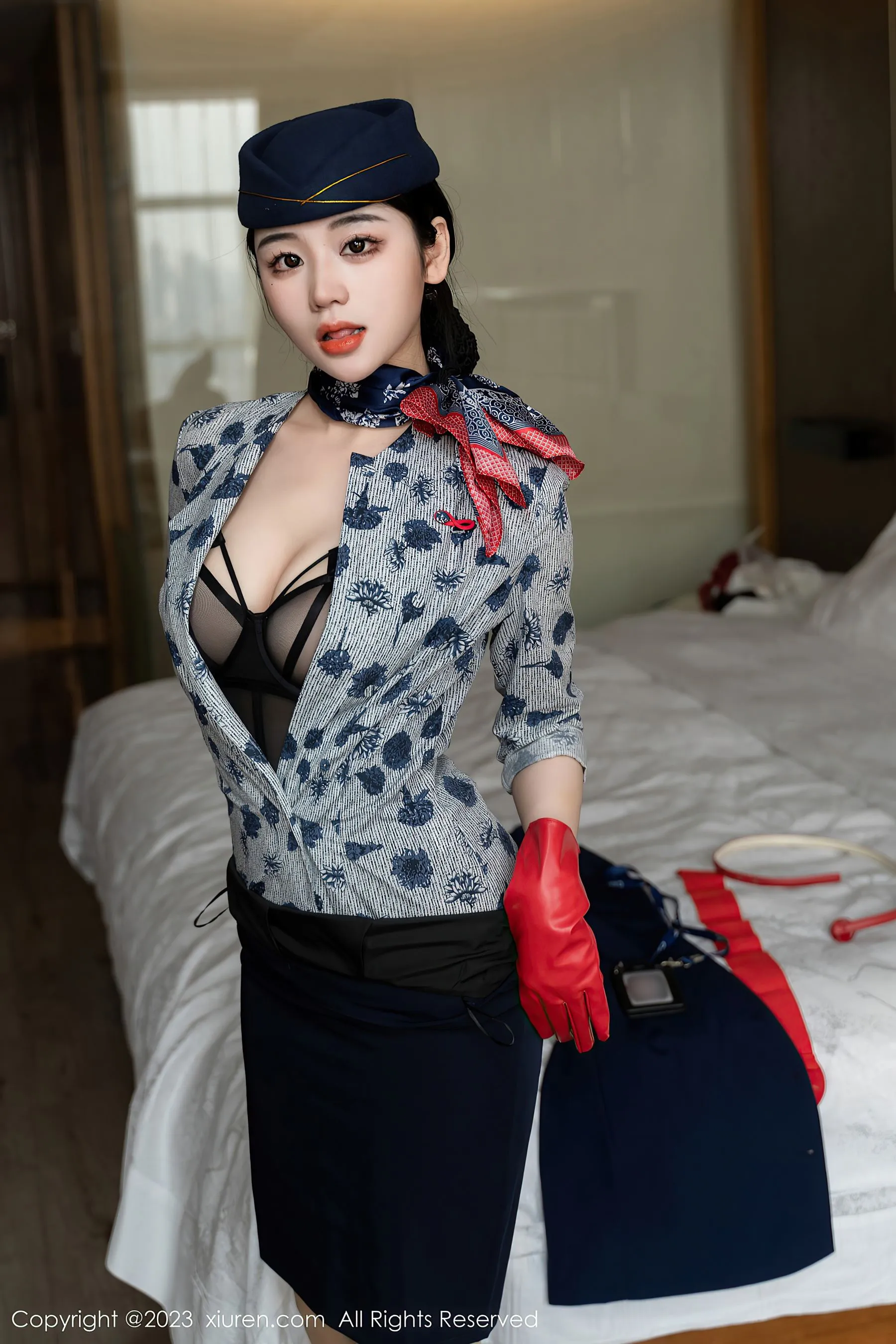 秀人网 No.6790 汐汐爱吃草莓 制服美臀插图8
