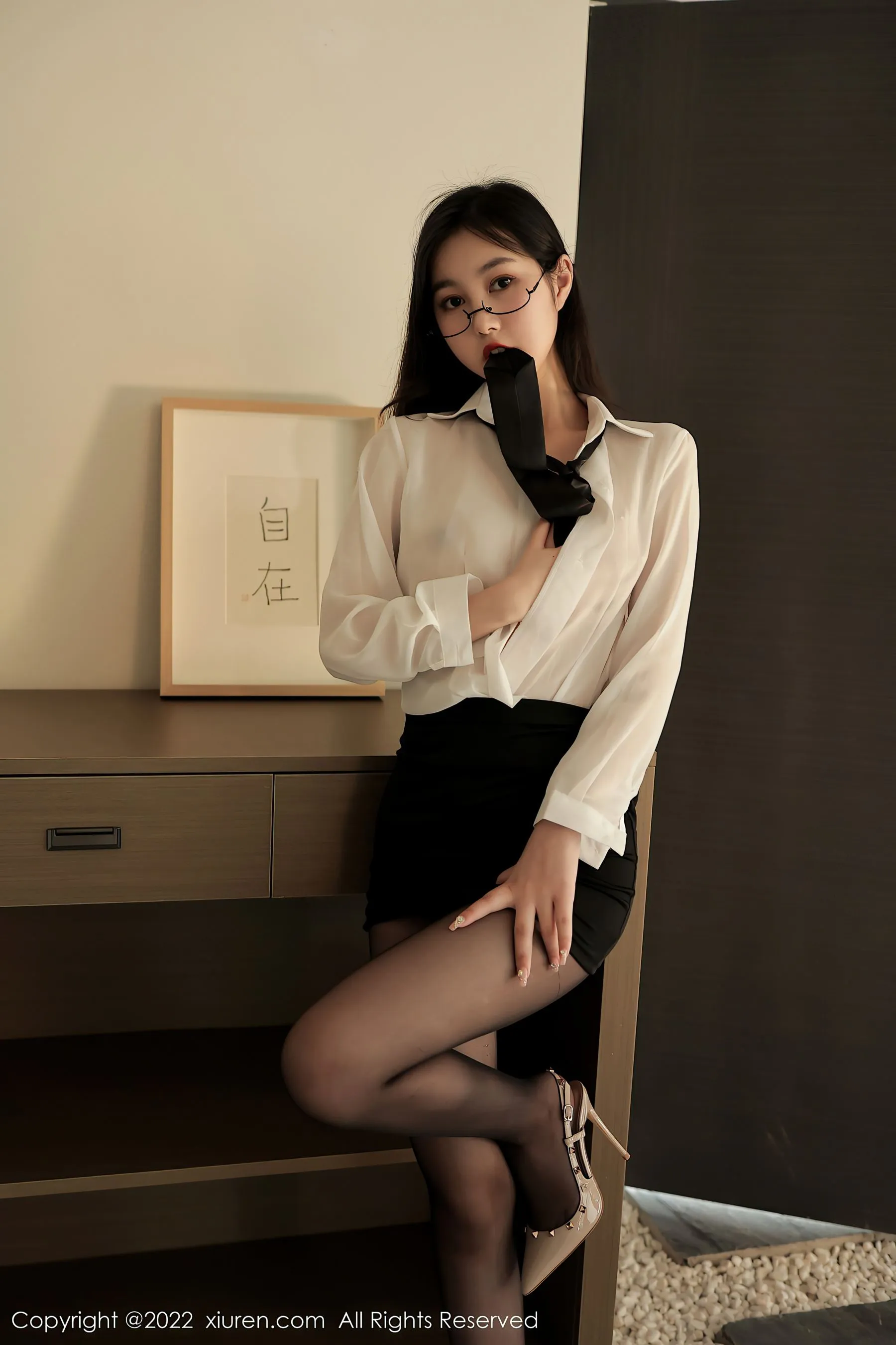 秀人网 No.5117 谢晚晚 黑丝美腿插图5