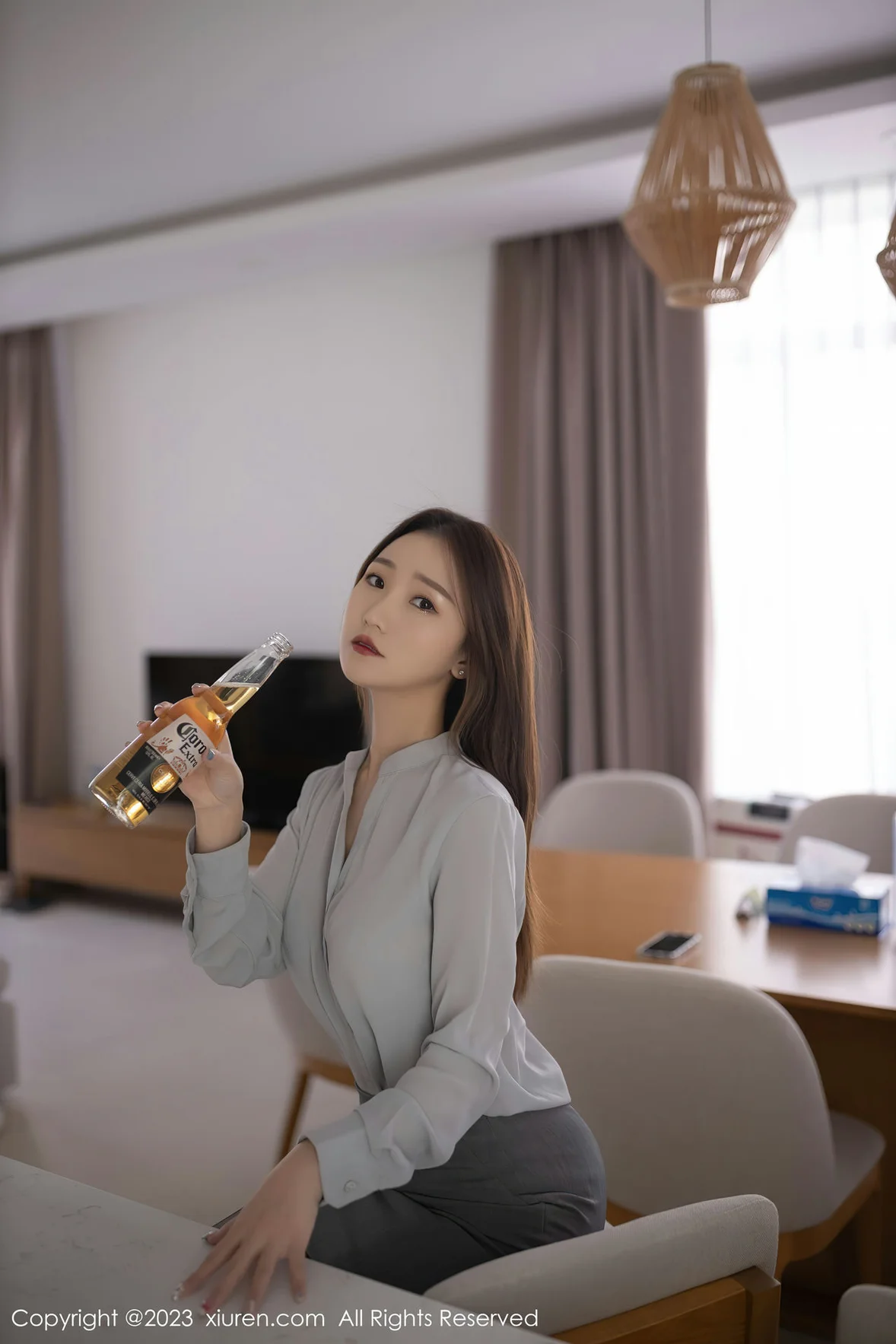 XiuRen 秀人 No.6989 杏子Yada “醉酒”主题拍摄性感写真1 [81P]插图1