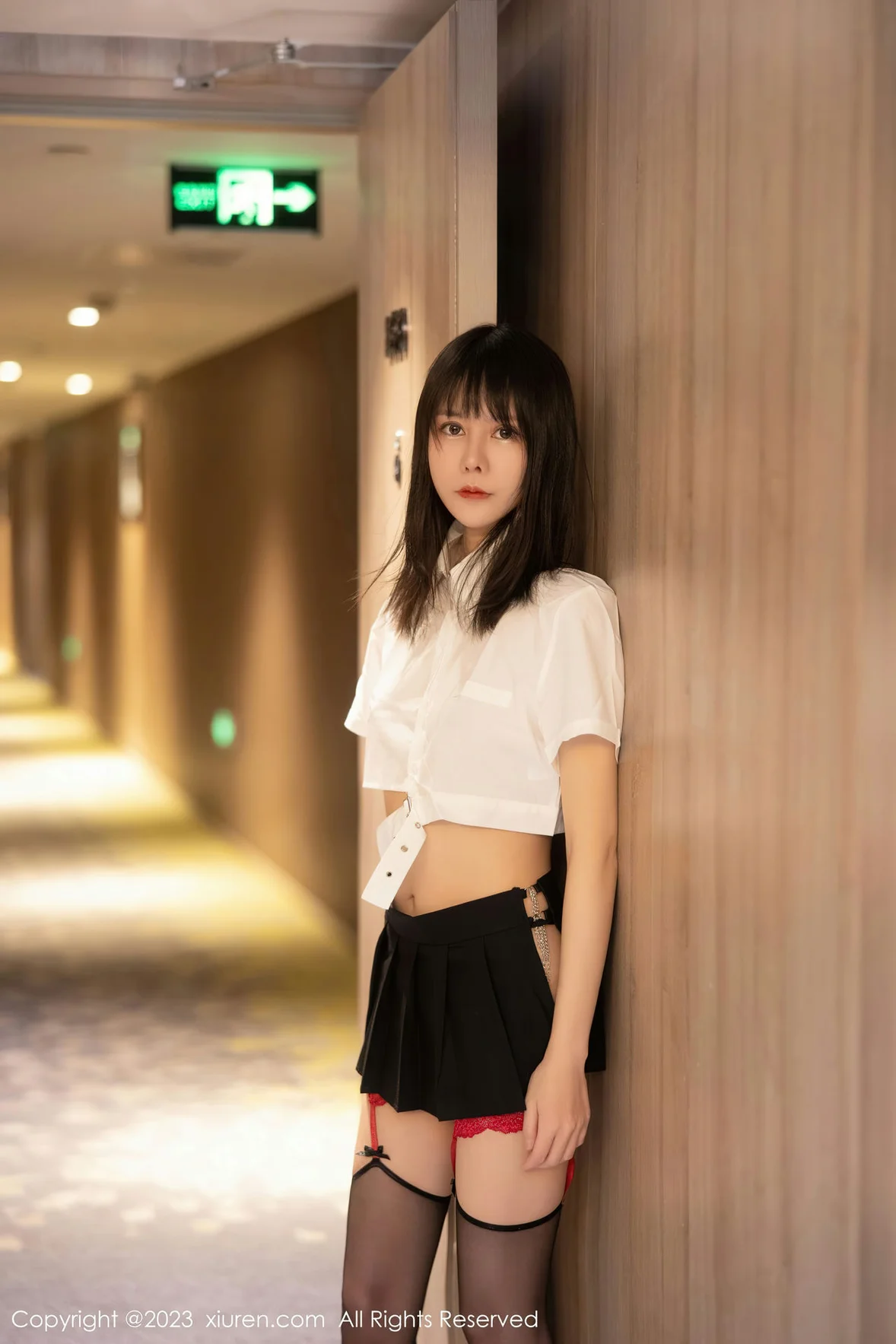 XiuRen 秀人 No.6862 甜佳佳 诱人短裙性感写真 [81P]插图2