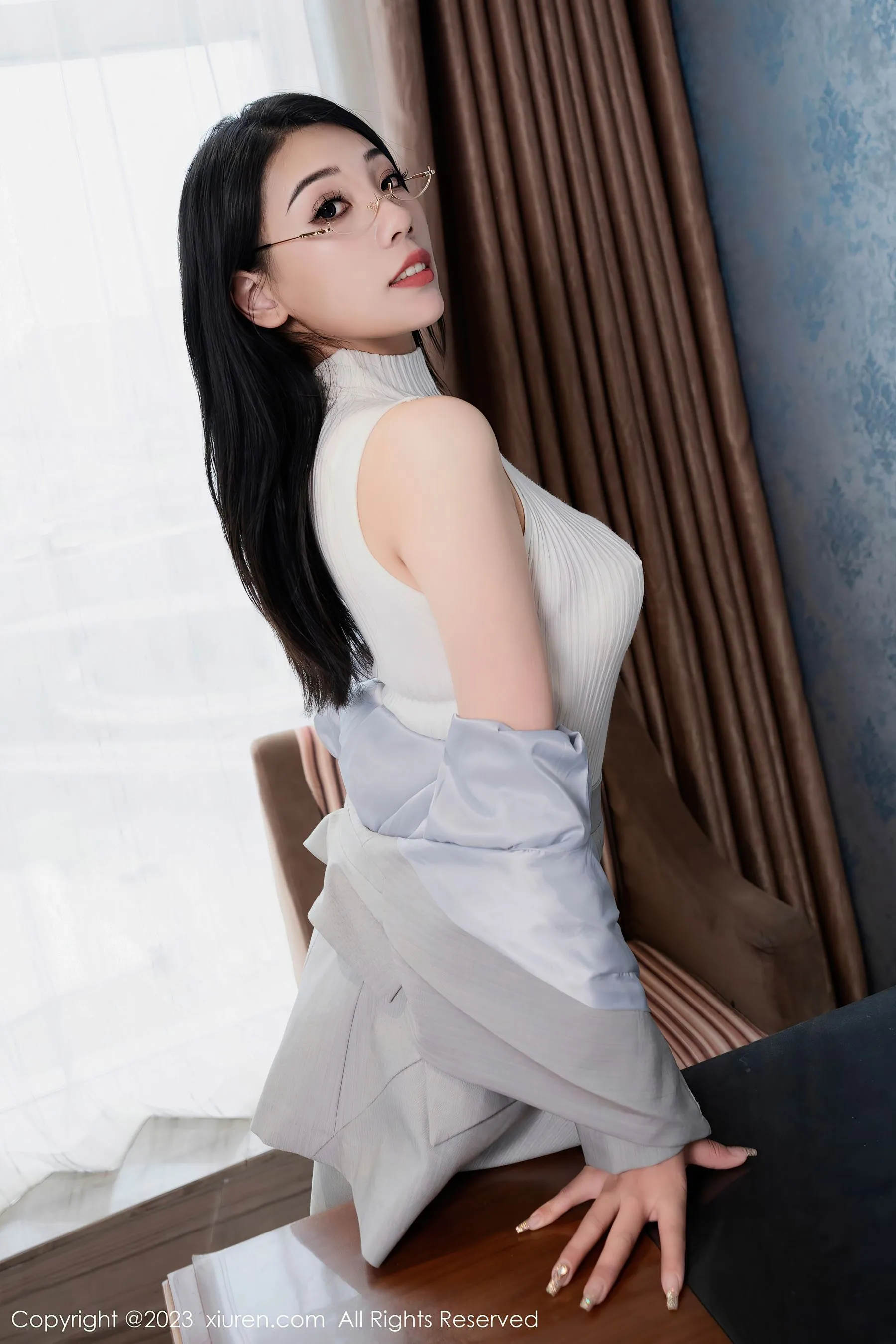 秀人网 No.6742 小泡芙winna 短裙美腿插图8