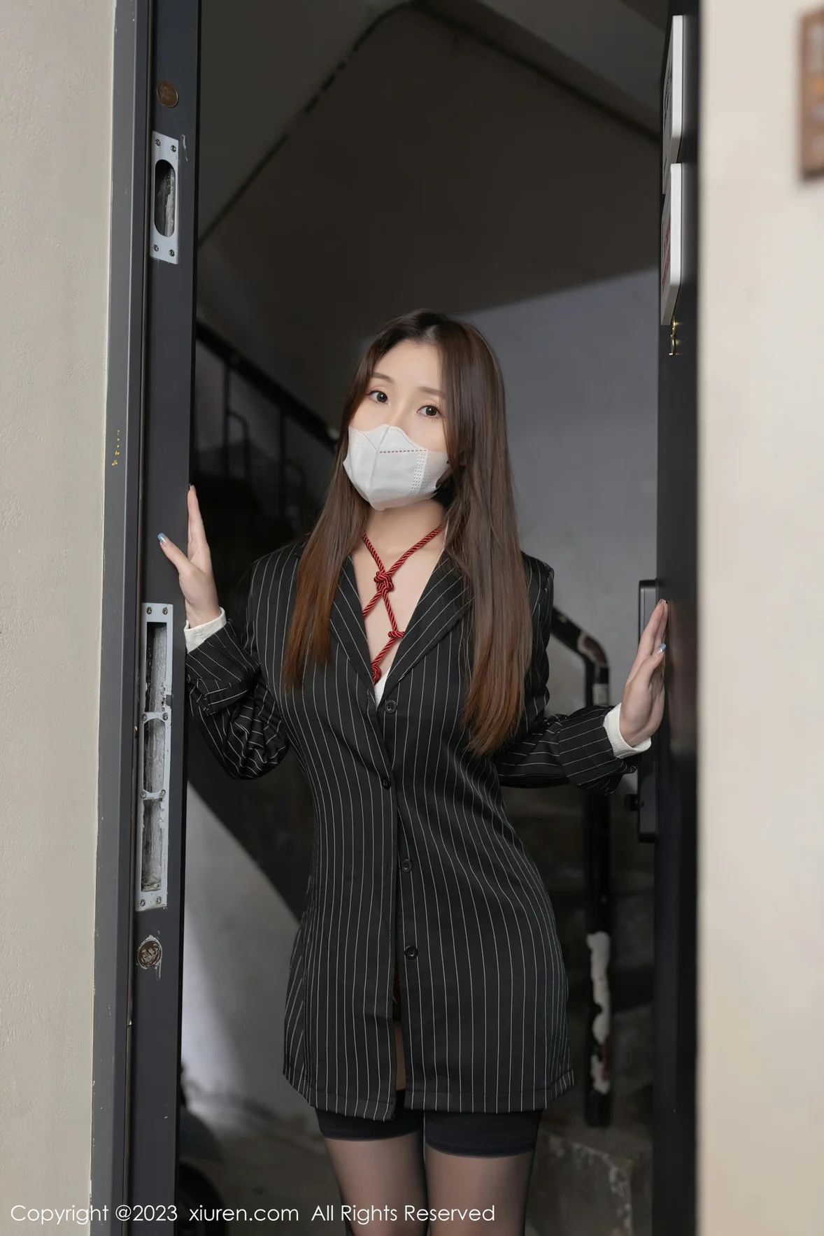 XiuRen 秀人 No.7141 杏子Yada 高开叉服饰性感写真 [76P]高清在线欣赏-撸撸奈子