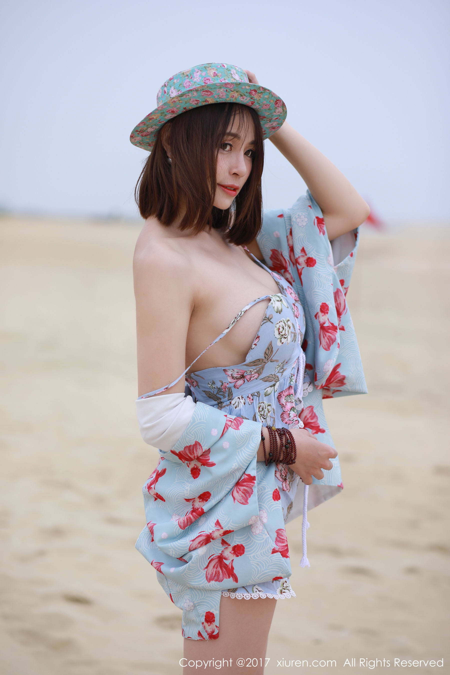 奈奈Fox《海边沙滩系列》 秀人网XIUREN No.766高清在线欣赏-撸撸奈子