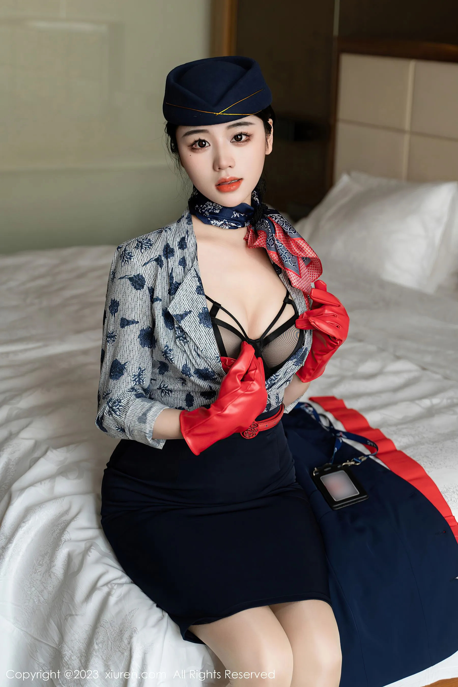 秀人网 No.6790 汐汐爱吃草莓 制服美臀插图4