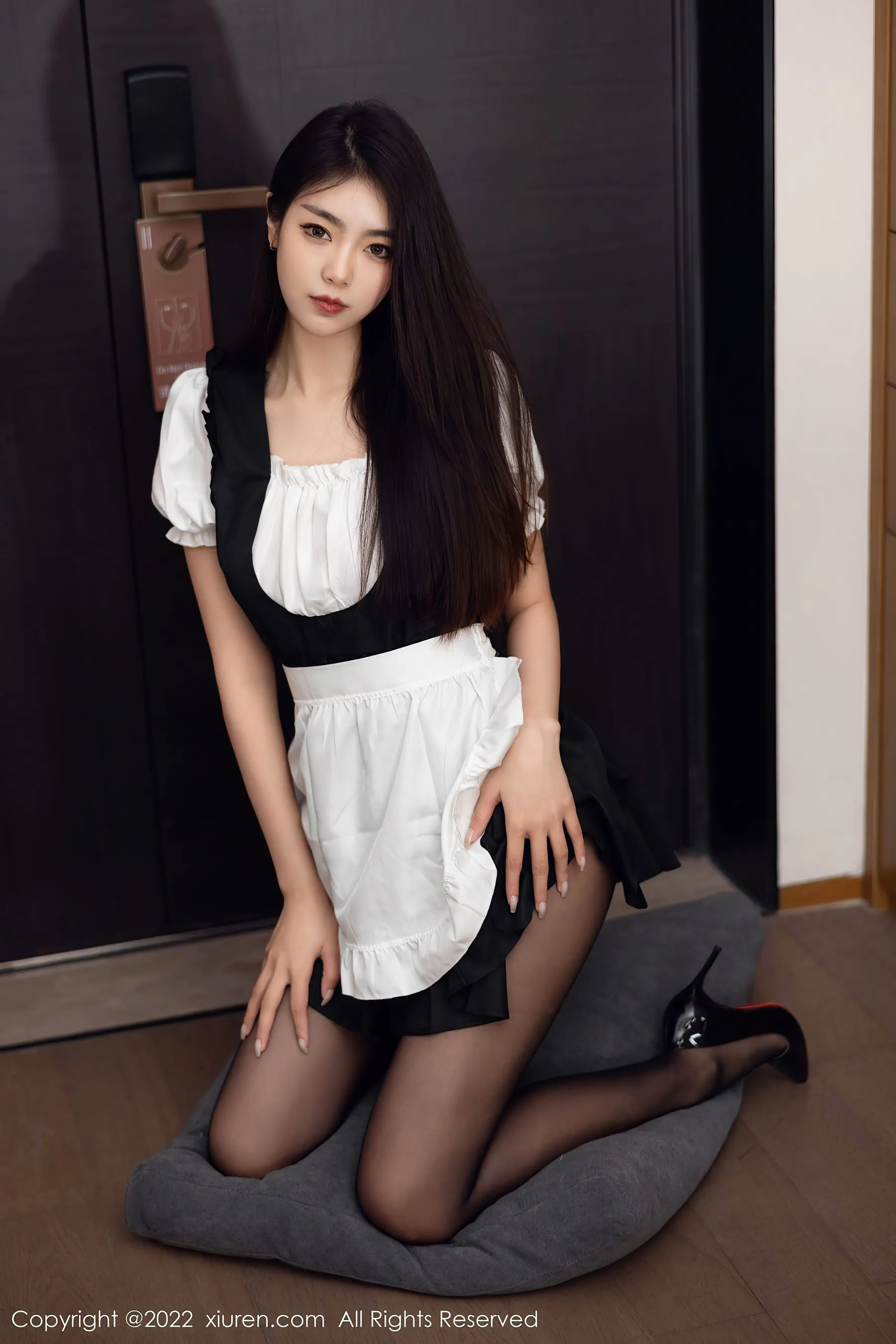 秀人网 No.5706 可樂Vicky 黑丝美腿插图1