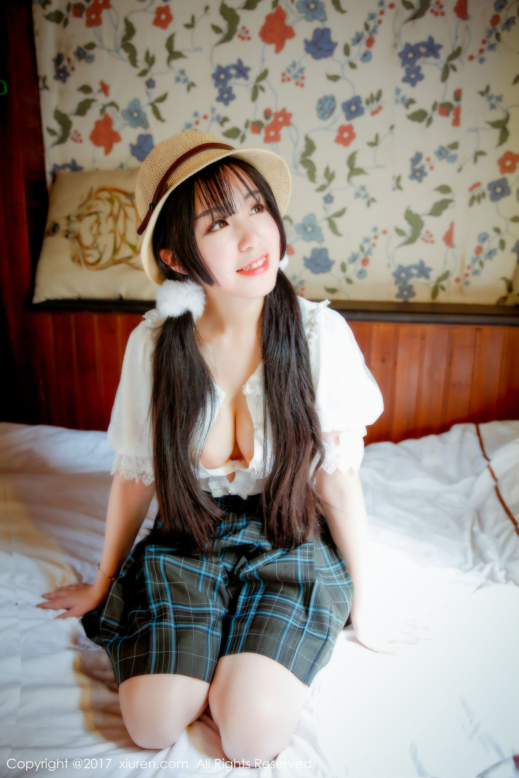 v菜《戴草帽的青涩私房少女》 秀人网XIUREN No.742插图2
