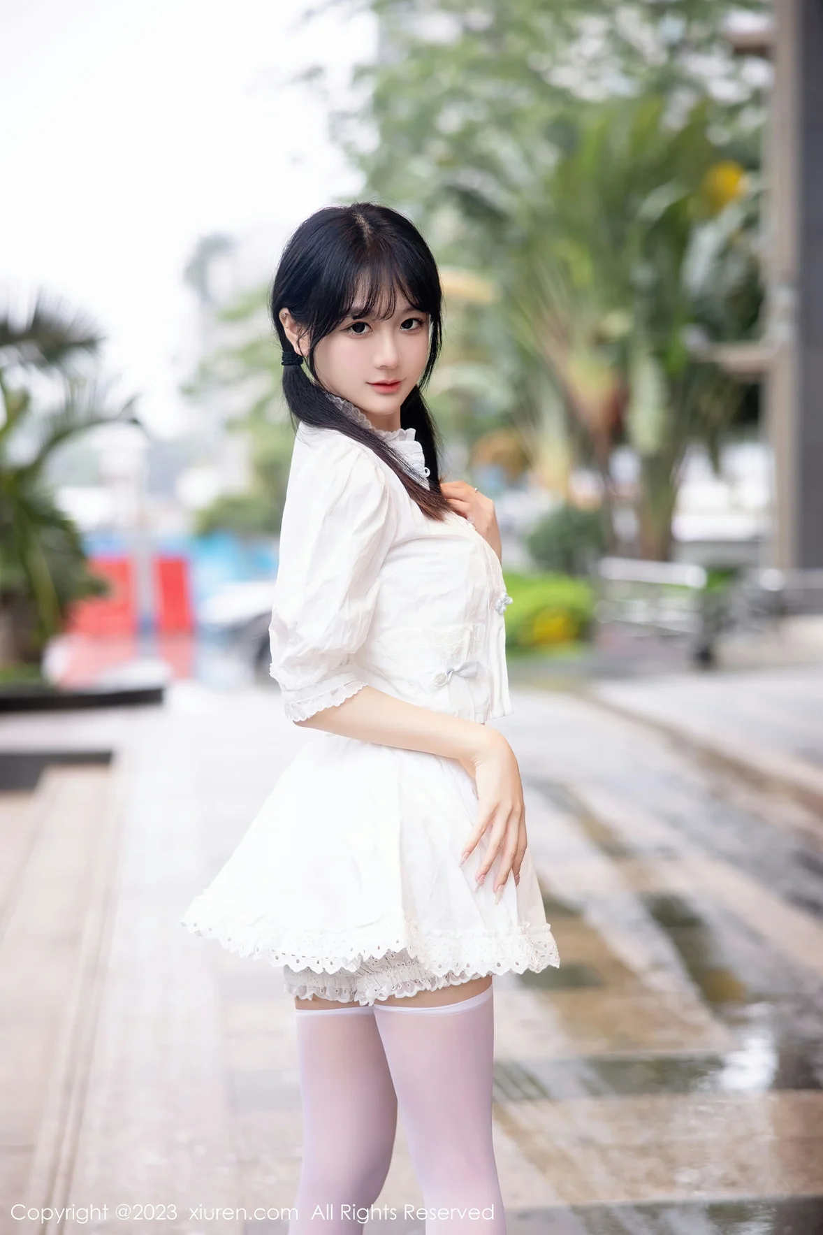 XiuRen 秀人 No.6933 幼幼 连衣短裙性感写真 [84P]插图3