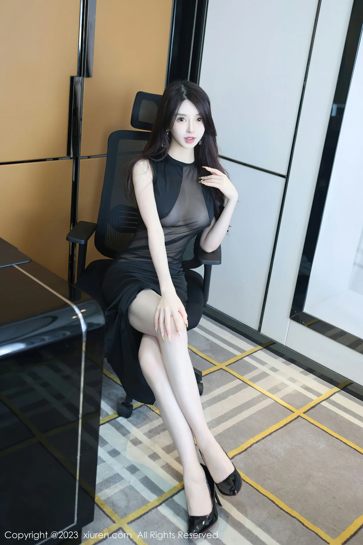 XiuRen 秀人 No.6937 玉兔miki 黑色薄纱连衣短裙性感写真 [82P]插图2