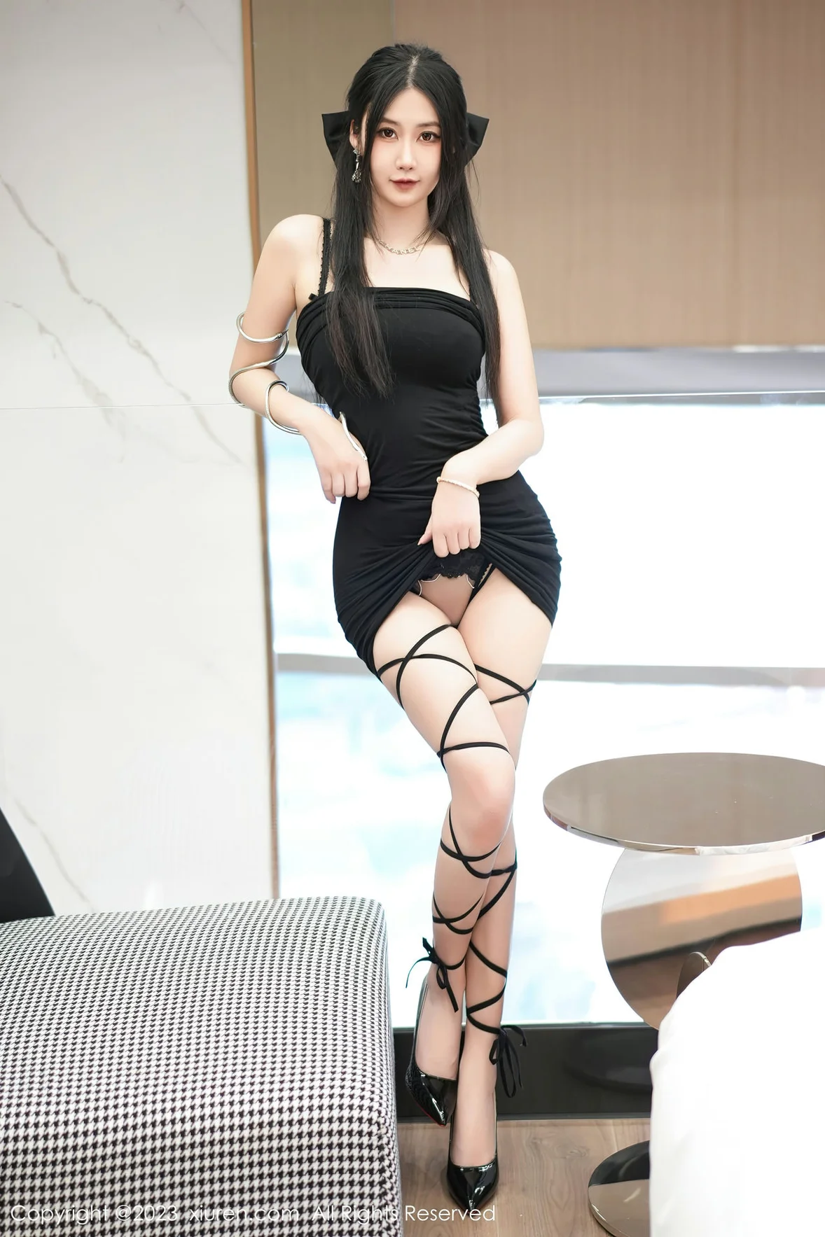 秀人网 No.7394 laura阿姣 吊带短裙性感写真 [73P]插图2