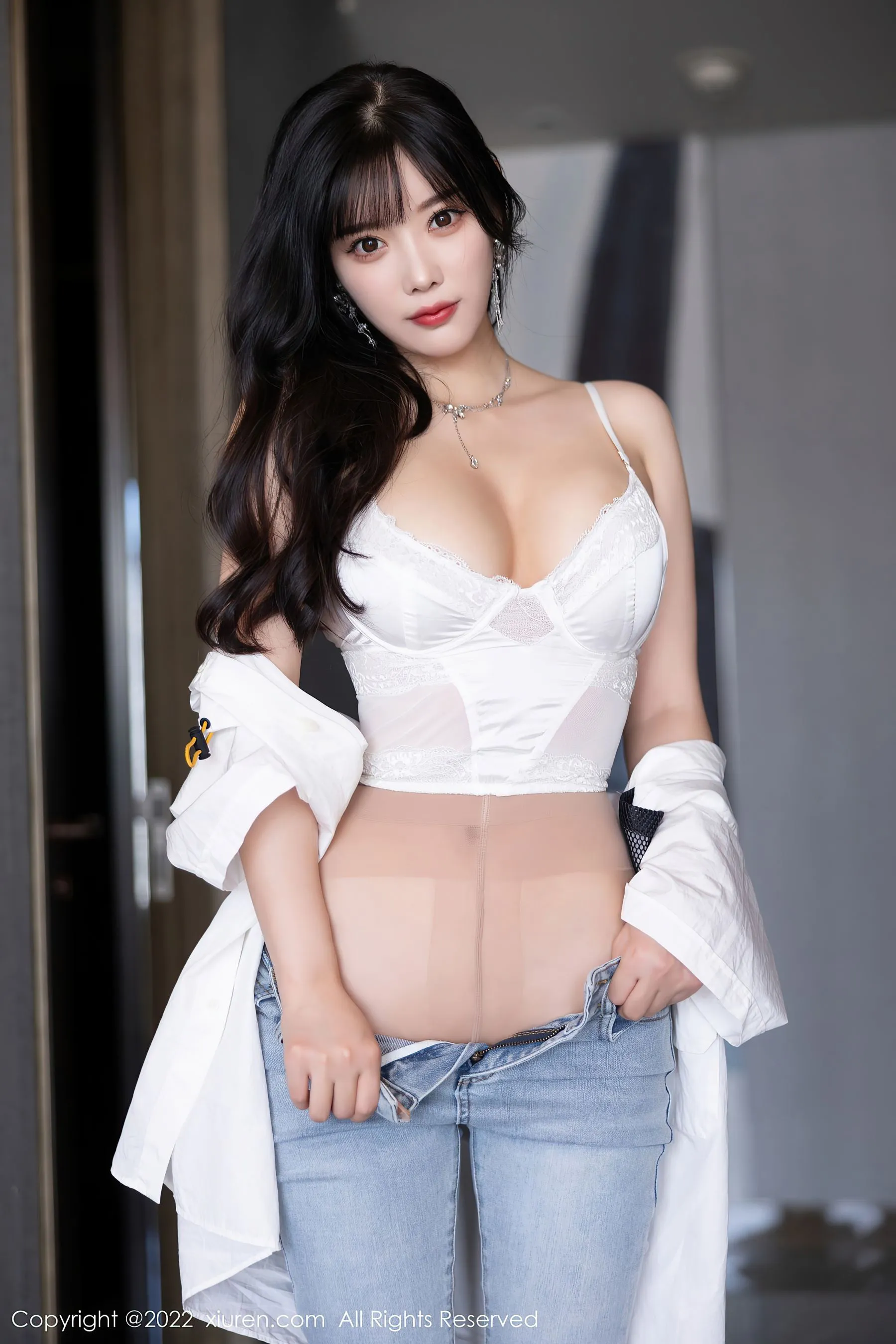 秀人网 No.5614 杨晨晨 牛仔裤美臀高清在线欣赏-撸撸奈子