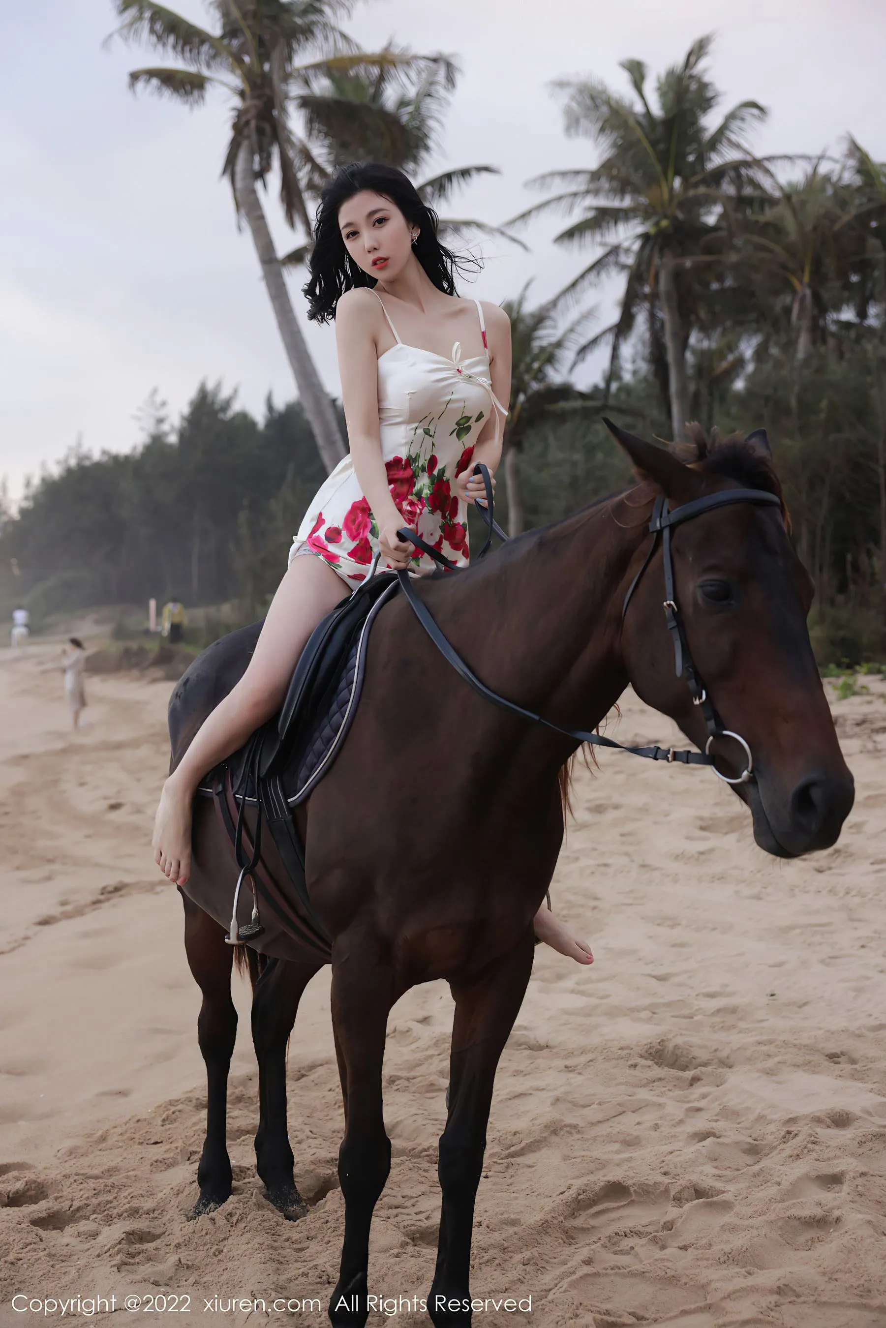 秀人网 No.4915 李雅柔182CM 海边美女性感写真插图5