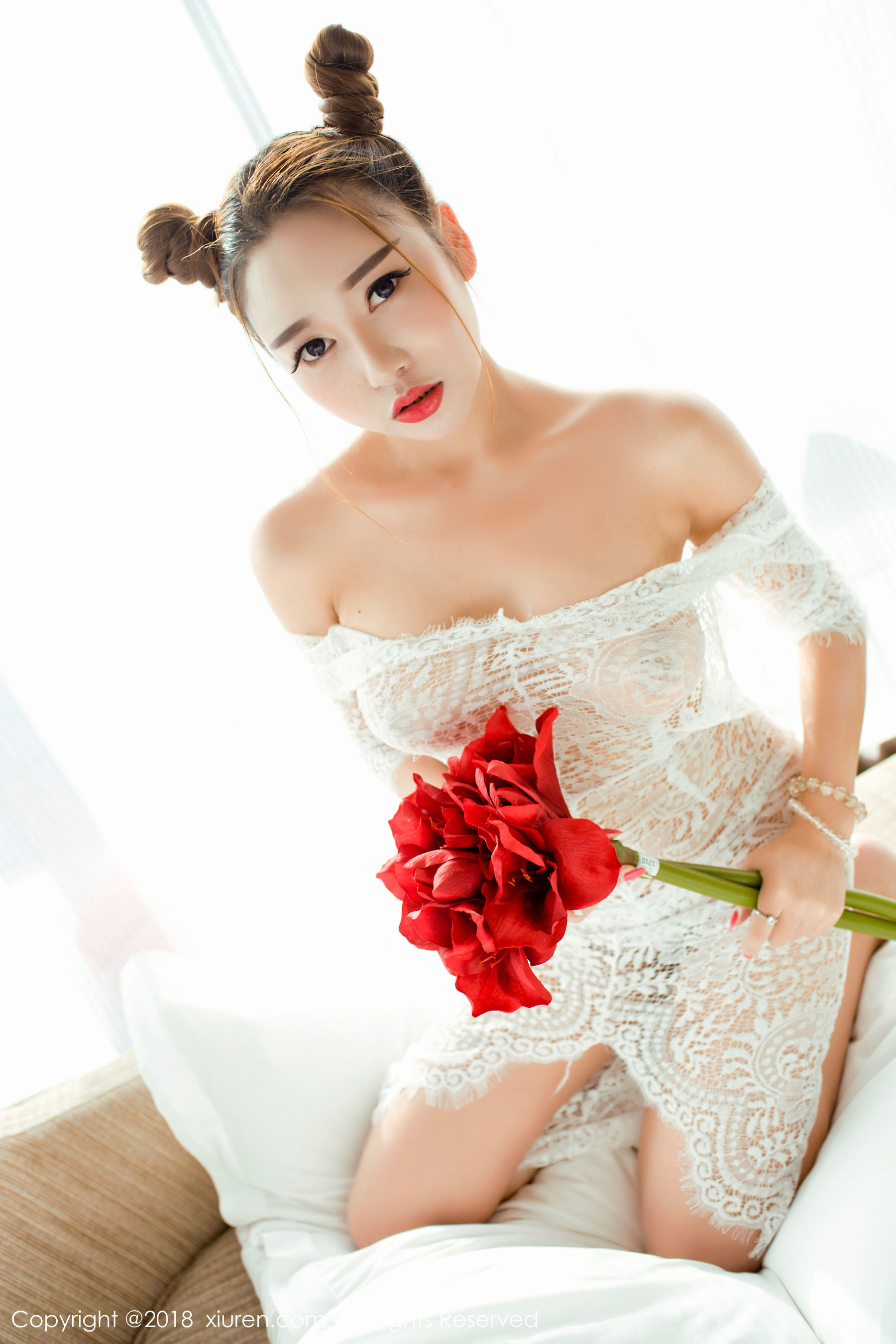 李梓熙《性感E罩杯巨乳美女》 秀人网XIUREN No.985插图4