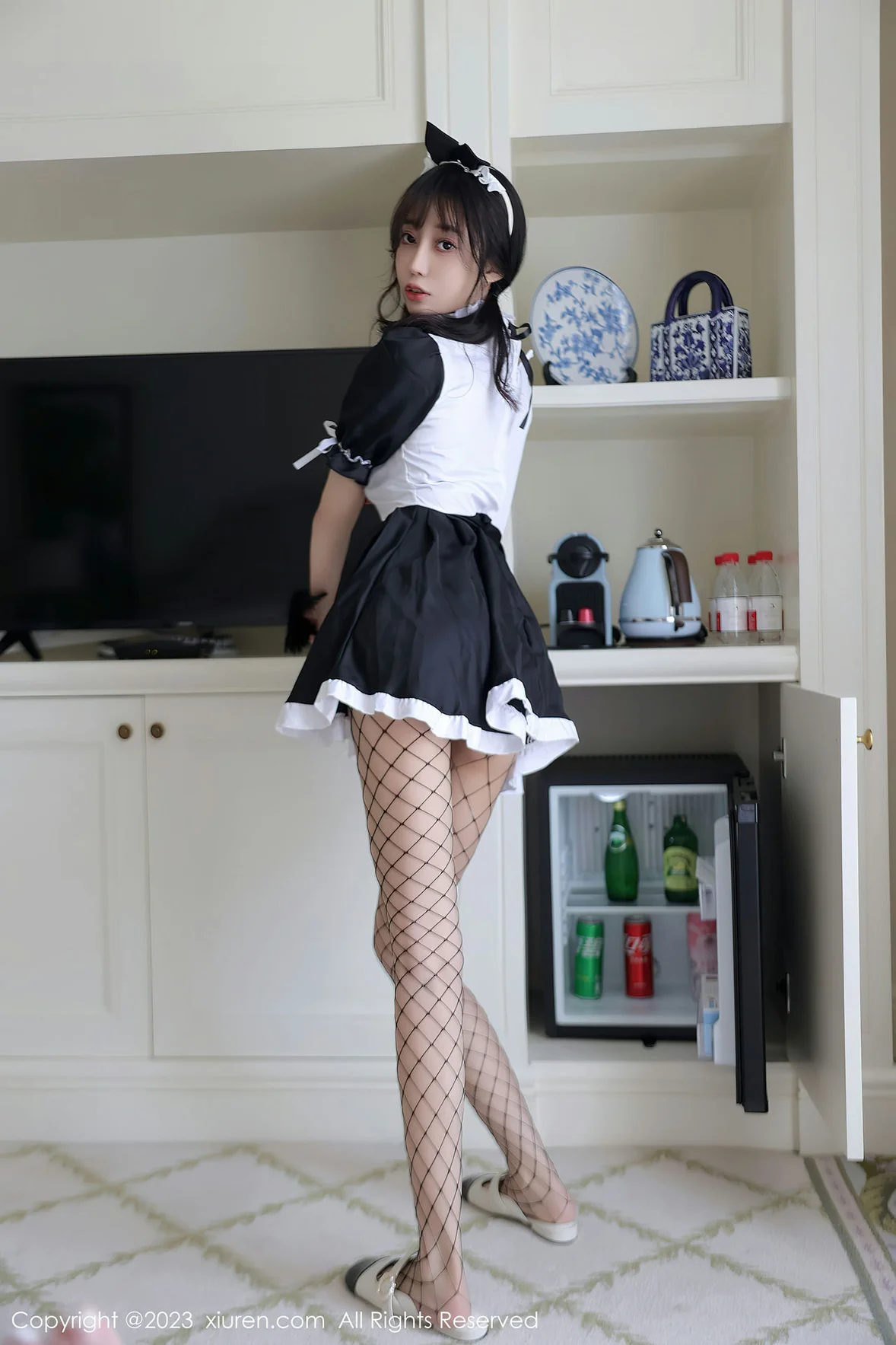 XiuRen 秀人 No.7217 玥儿玥er 黑白拼色女仆杭州旅拍 [76P]插图2