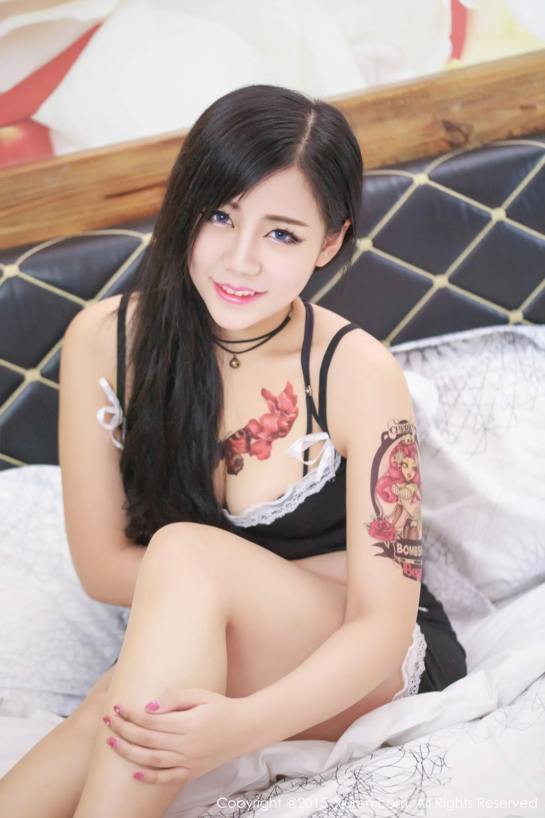 天津妹子旭旭《性感的吊带小睡衣》 秀人网 No.356插图4