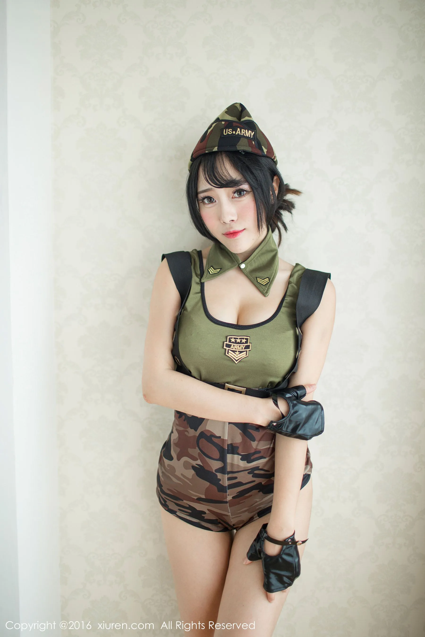 兜豆靓Youlina《迷彩服+浴室系列》 秀人网 No.519插图6